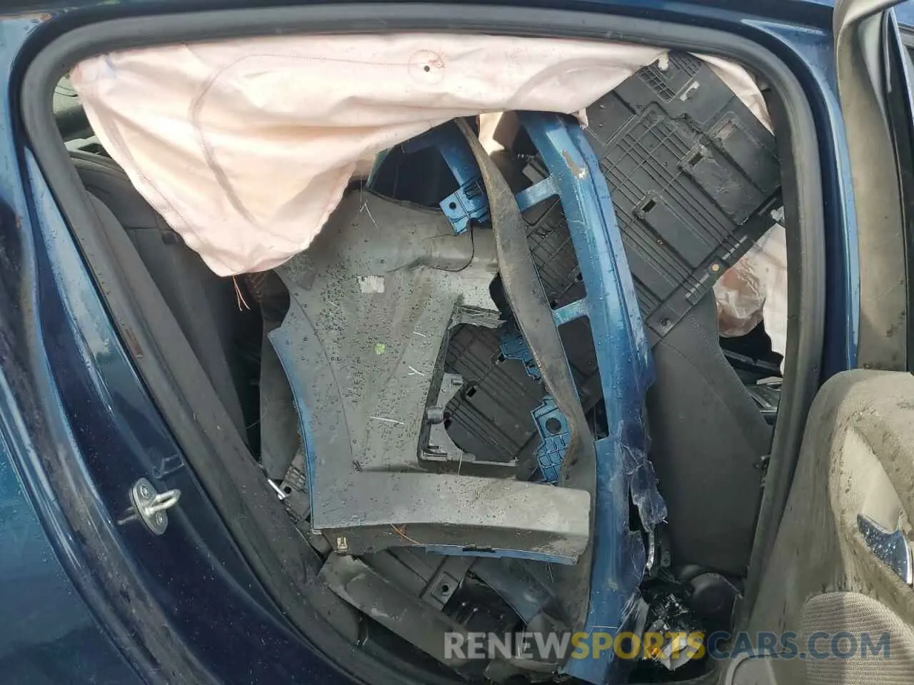 10 Photograph of a damaged car 1G1BE5SM8K7135172 CHEVROLET CRUZE 2019