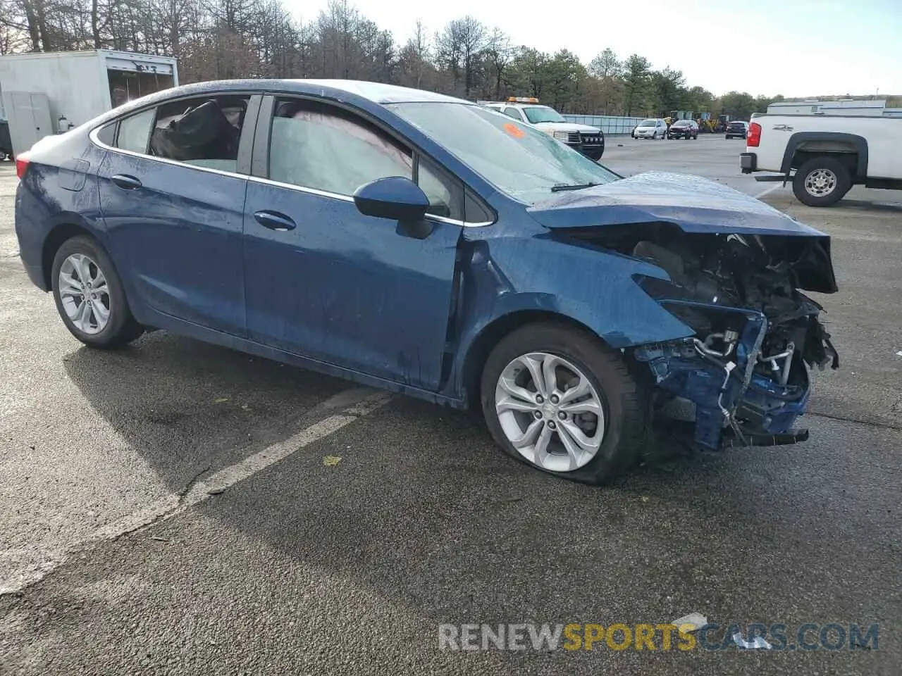 4 Photograph of a damaged car 1G1BE5SM8K7135172 CHEVROLET CRUZE 2019