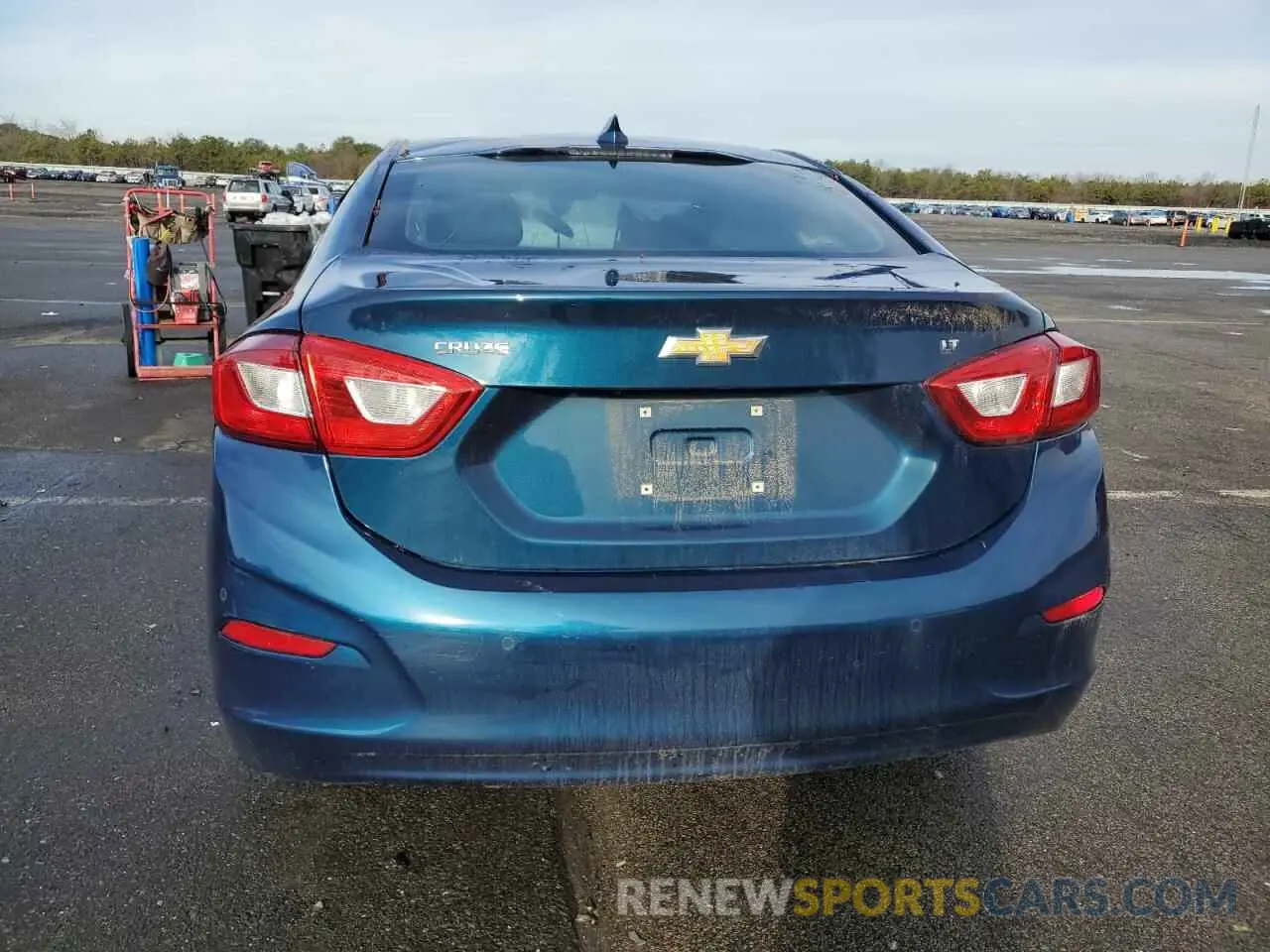 6 Photograph of a damaged car 1G1BE5SM8K7135172 CHEVROLET CRUZE 2019