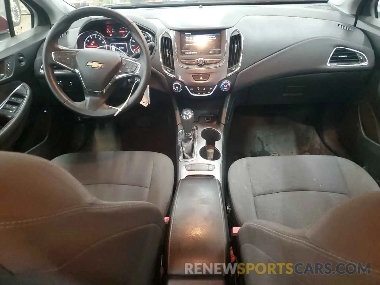 8 Photograph of a damaged car 1G1BE5SM8K7136225 CHEVROLET CRUZE 2019