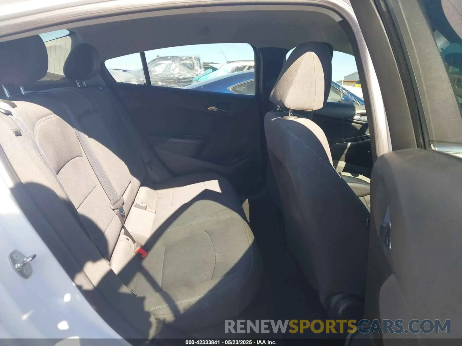 8 Photograph of a damaged car 1G1BE5SM8K7138072 CHEVROLET CRUZE 2019