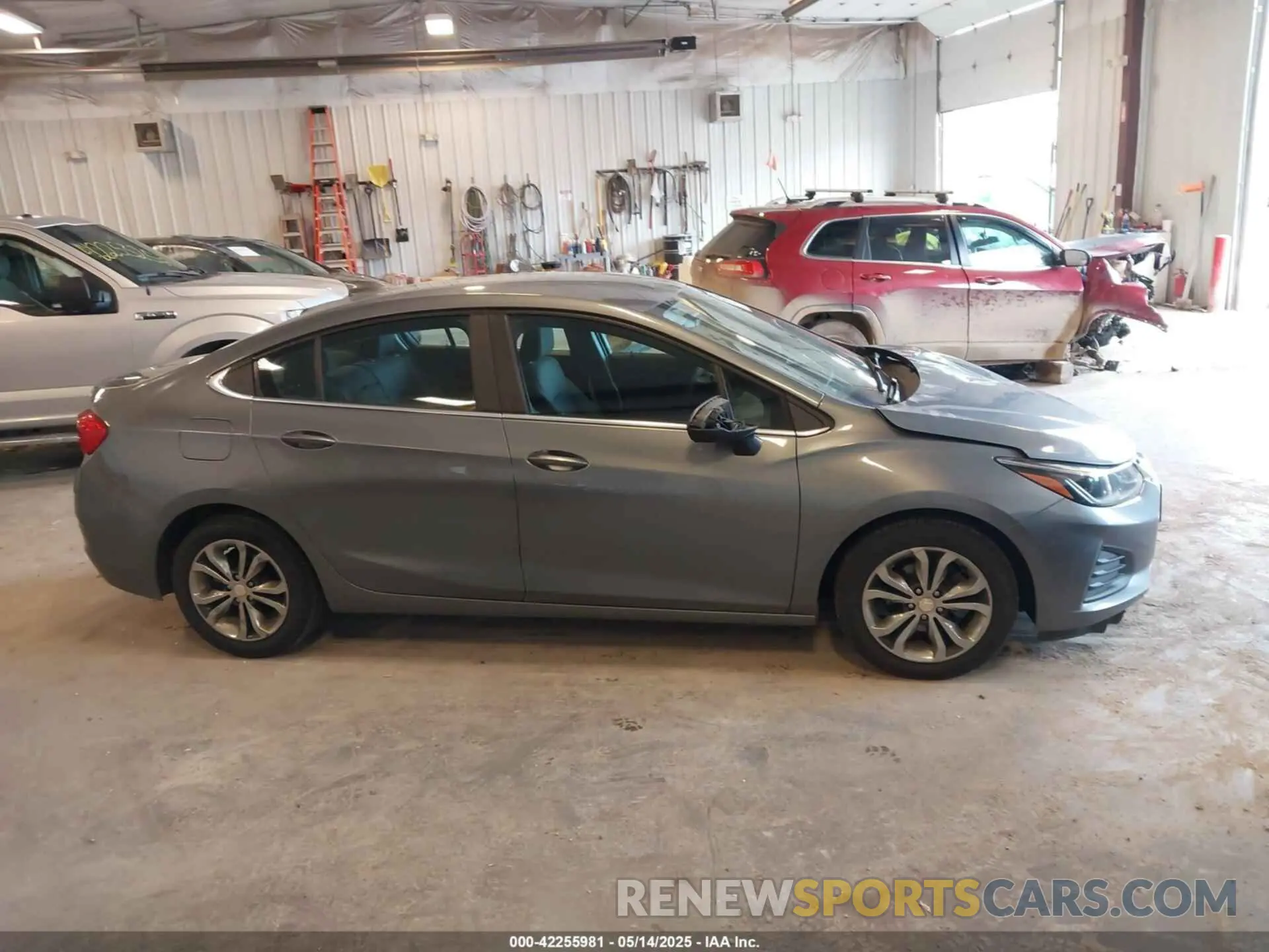 13 Photograph of a damaged car 1G1BE5SM8K7139173 CHEVROLET CRUZE 2019