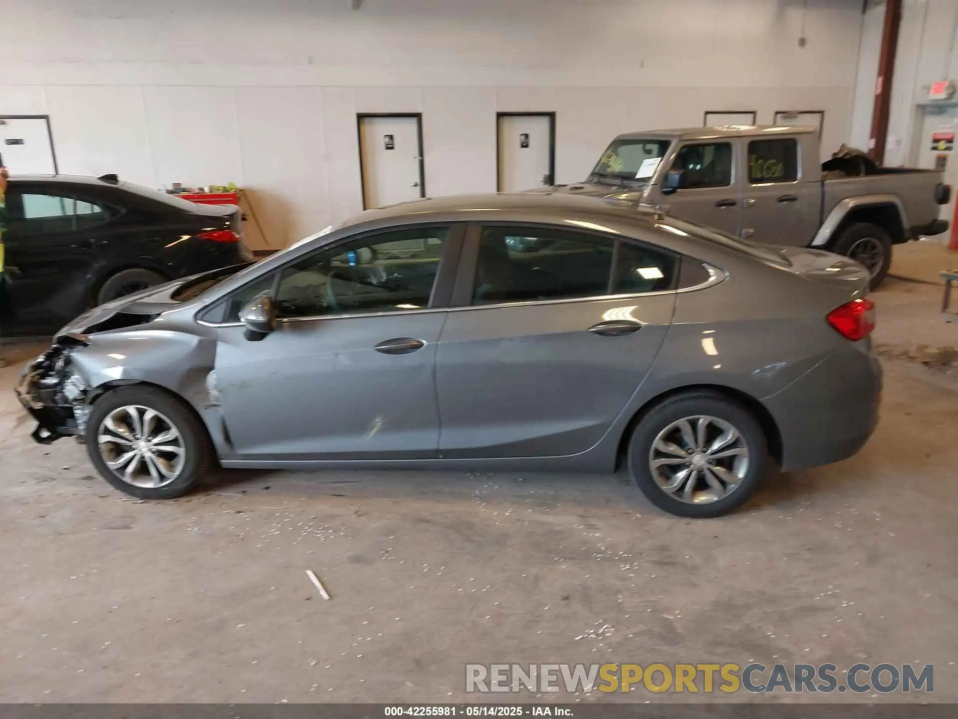 14 Photograph of a damaged car 1G1BE5SM8K7139173 CHEVROLET CRUZE 2019