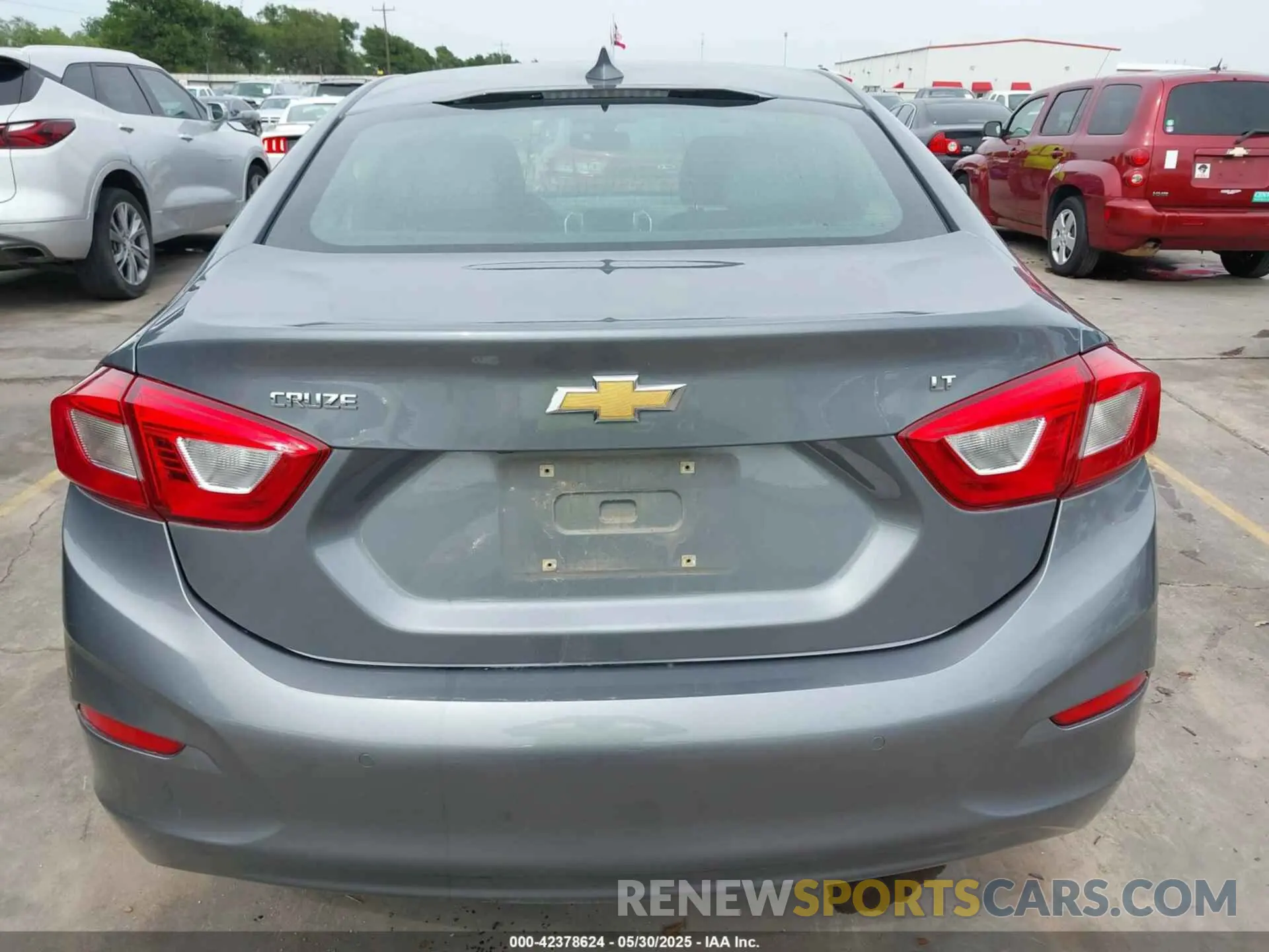 17 Photograph of a damaged car 1G1BE5SM9K7127436 CHEVROLET CRUZE 2019