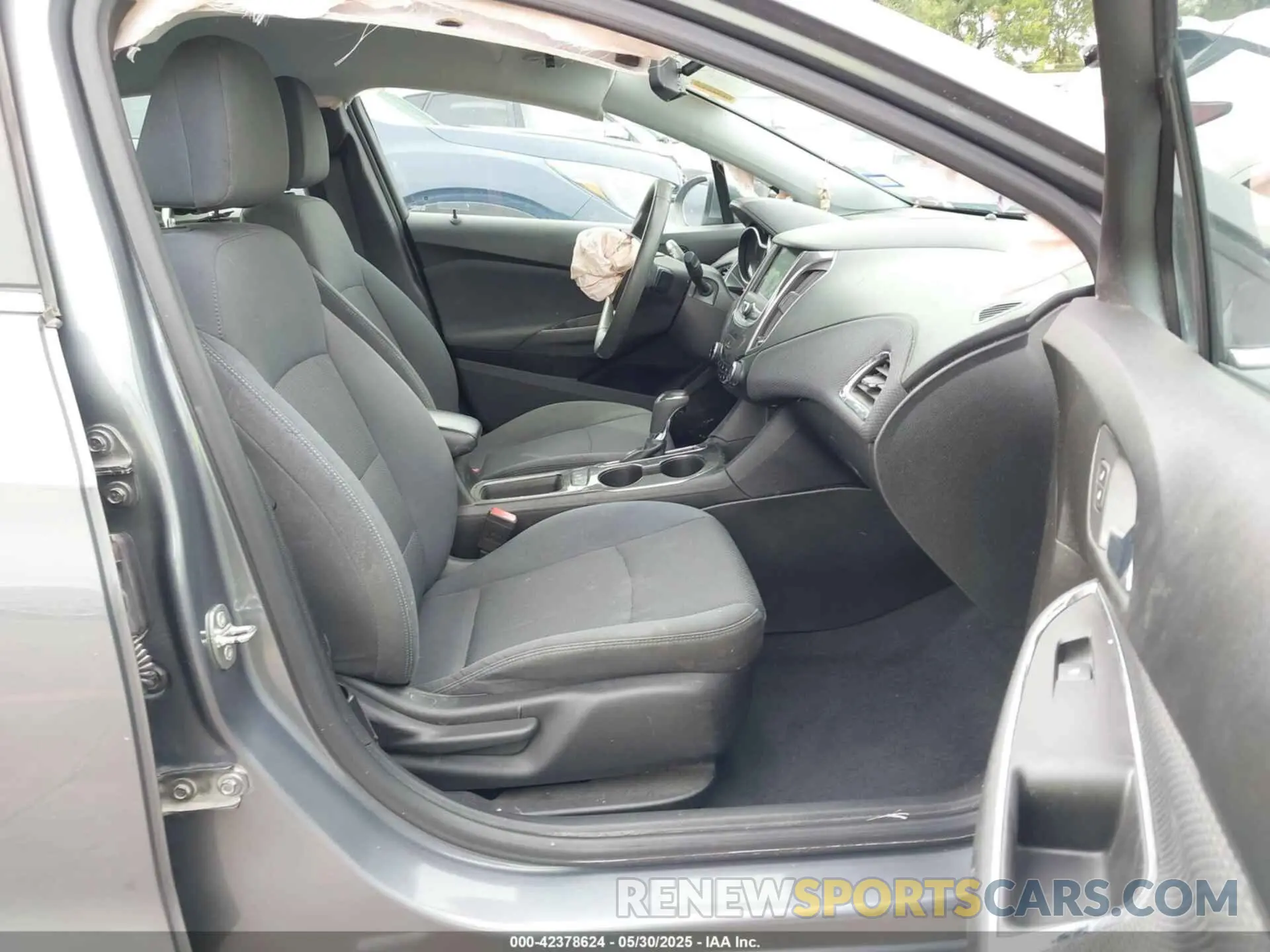 5 Photograph of a damaged car 1G1BE5SM9K7127436 CHEVROLET CRUZE 2019