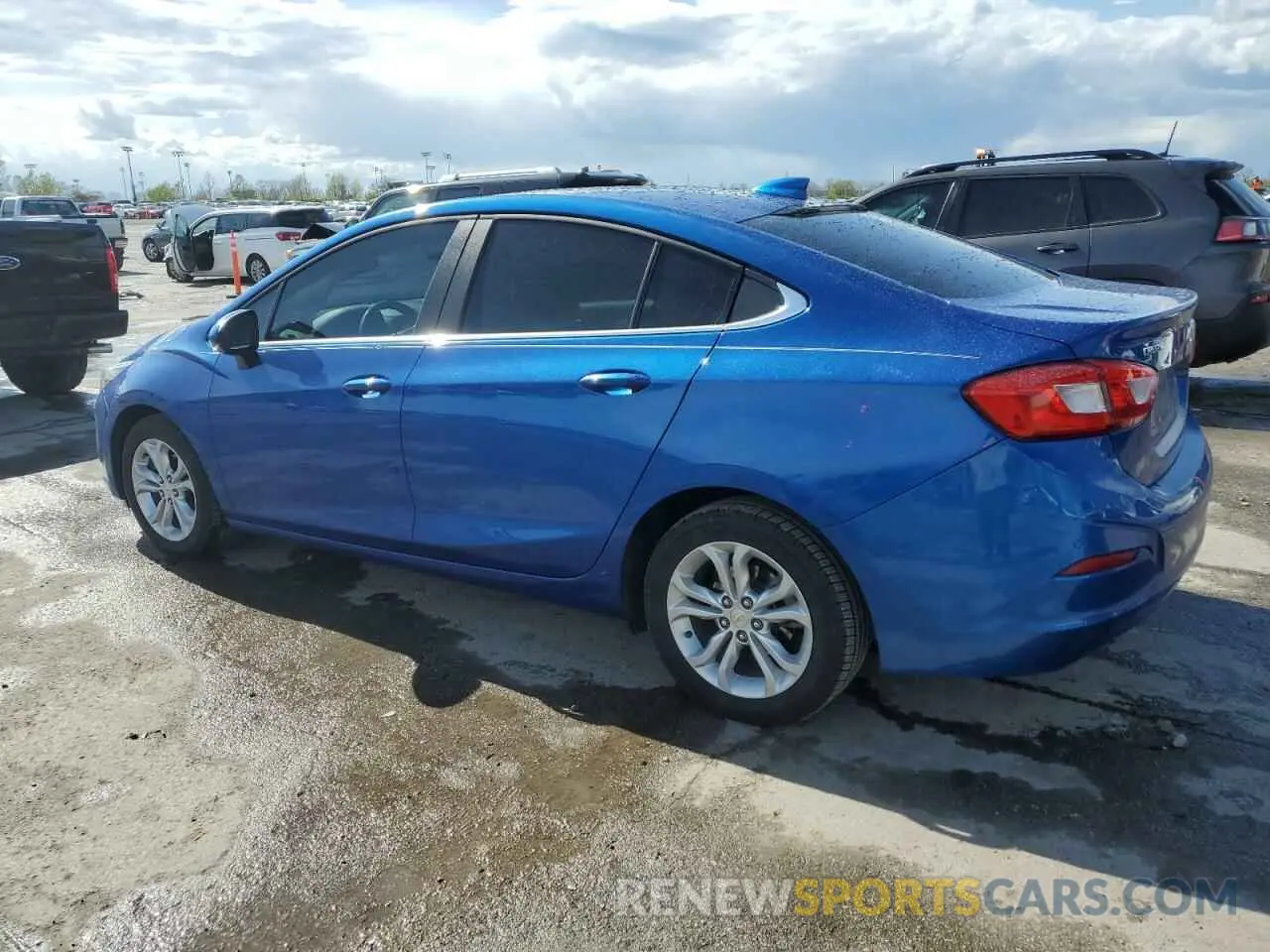 2 Photograph of a damaged car 1G1BE5SMXK7101038 CHEVROLET CRUZE 2019