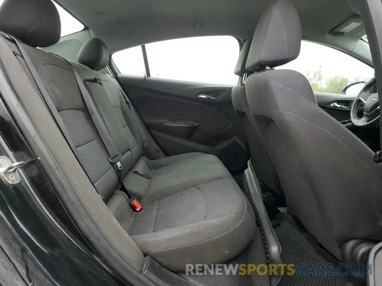 10 Photograph of a damaged car 1G1BE5SMXK7112928 CHEVROLET CRUZE 2019