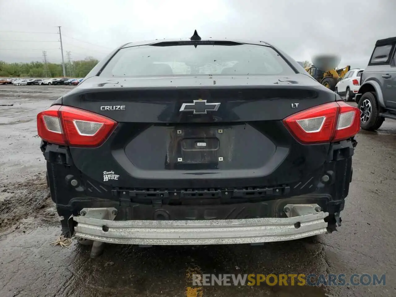6 Photograph of a damaged car 1G1BE5SMXK7112928 CHEVROLET CRUZE 2019