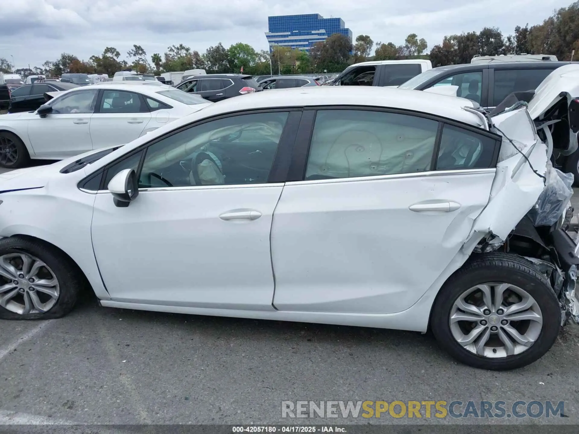 15 Photograph of a damaged car 1G1BE5SMXK7115246 CHEVROLET CRUZE 2019