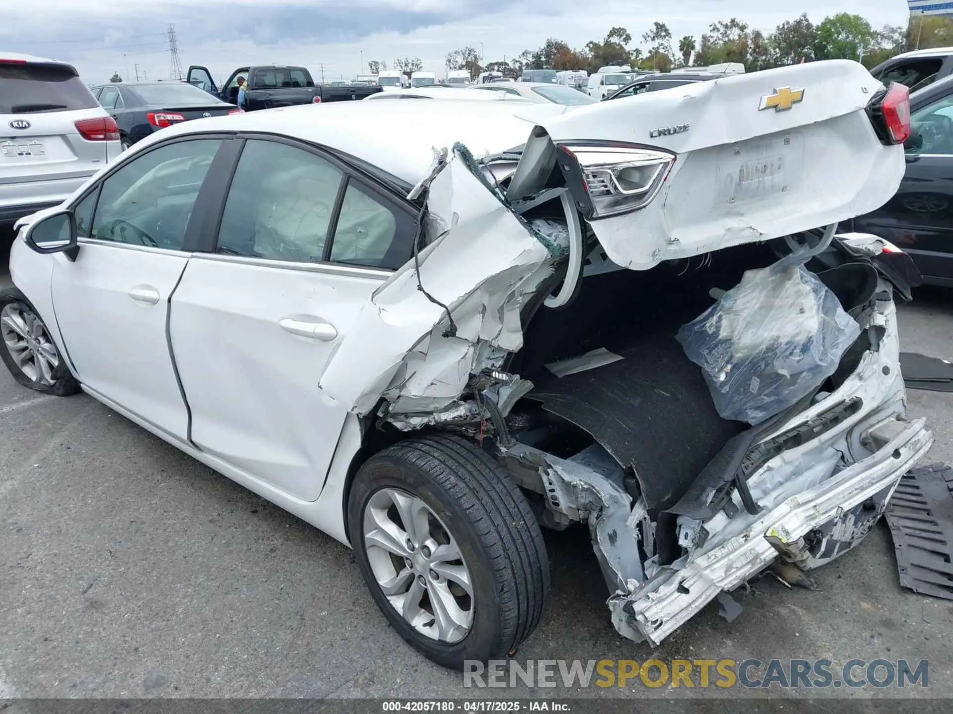 3 Photograph of a damaged car 1G1BE5SMXK7115246 CHEVROLET CRUZE 2019