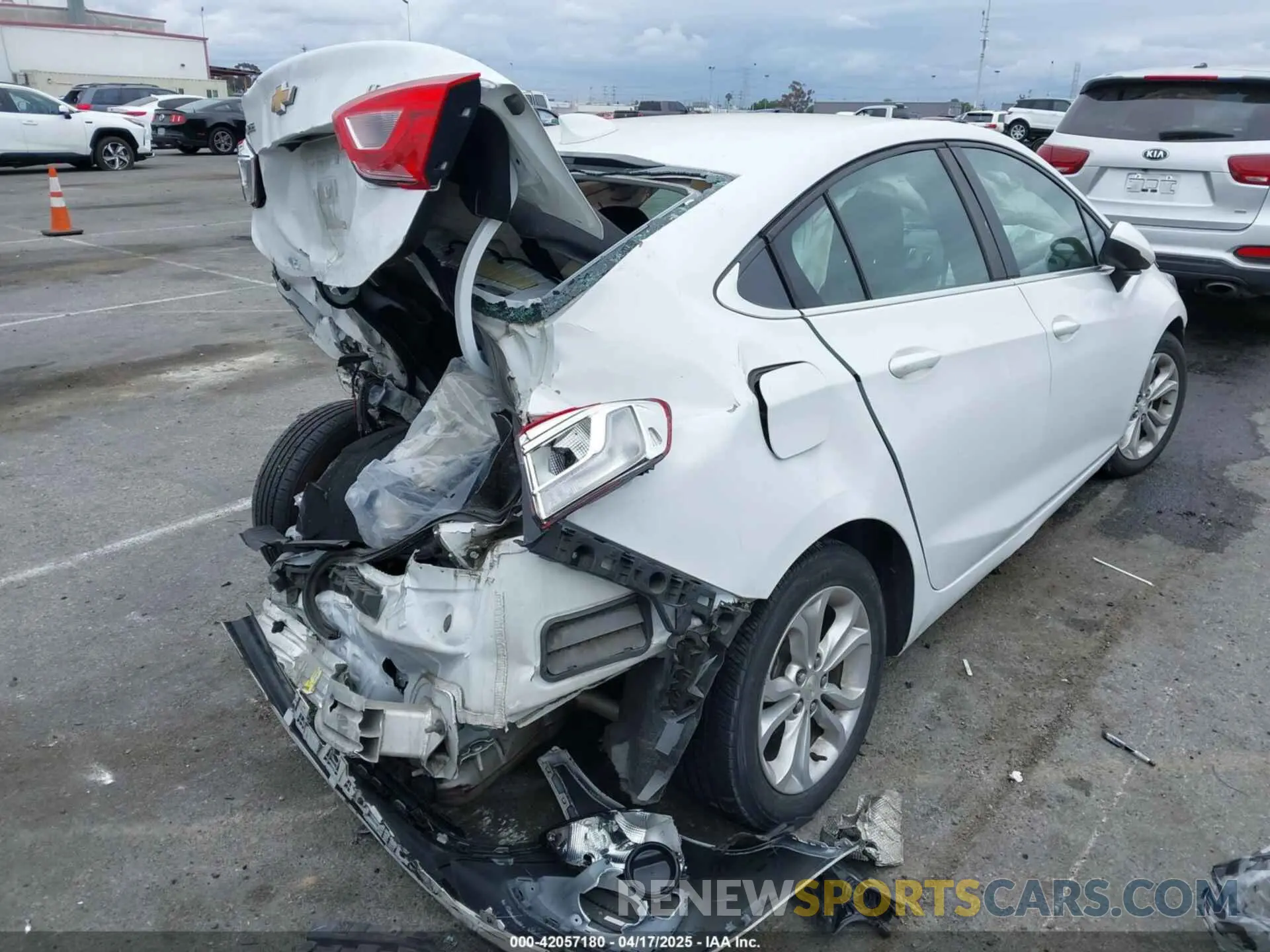 4 Photograph of a damaged car 1G1BE5SMXK7115246 CHEVROLET CRUZE 2019