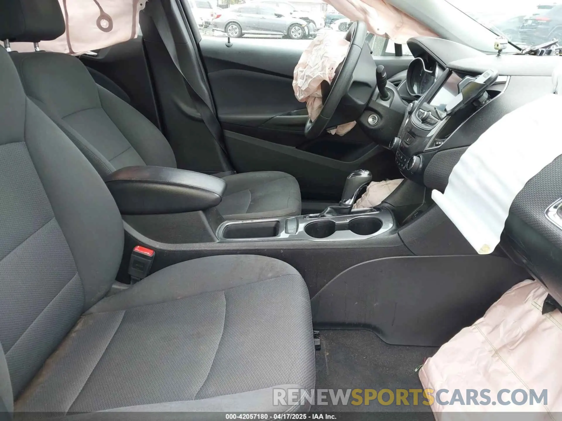 5 Photograph of a damaged car 1G1BE5SMXK7115246 CHEVROLET CRUZE 2019