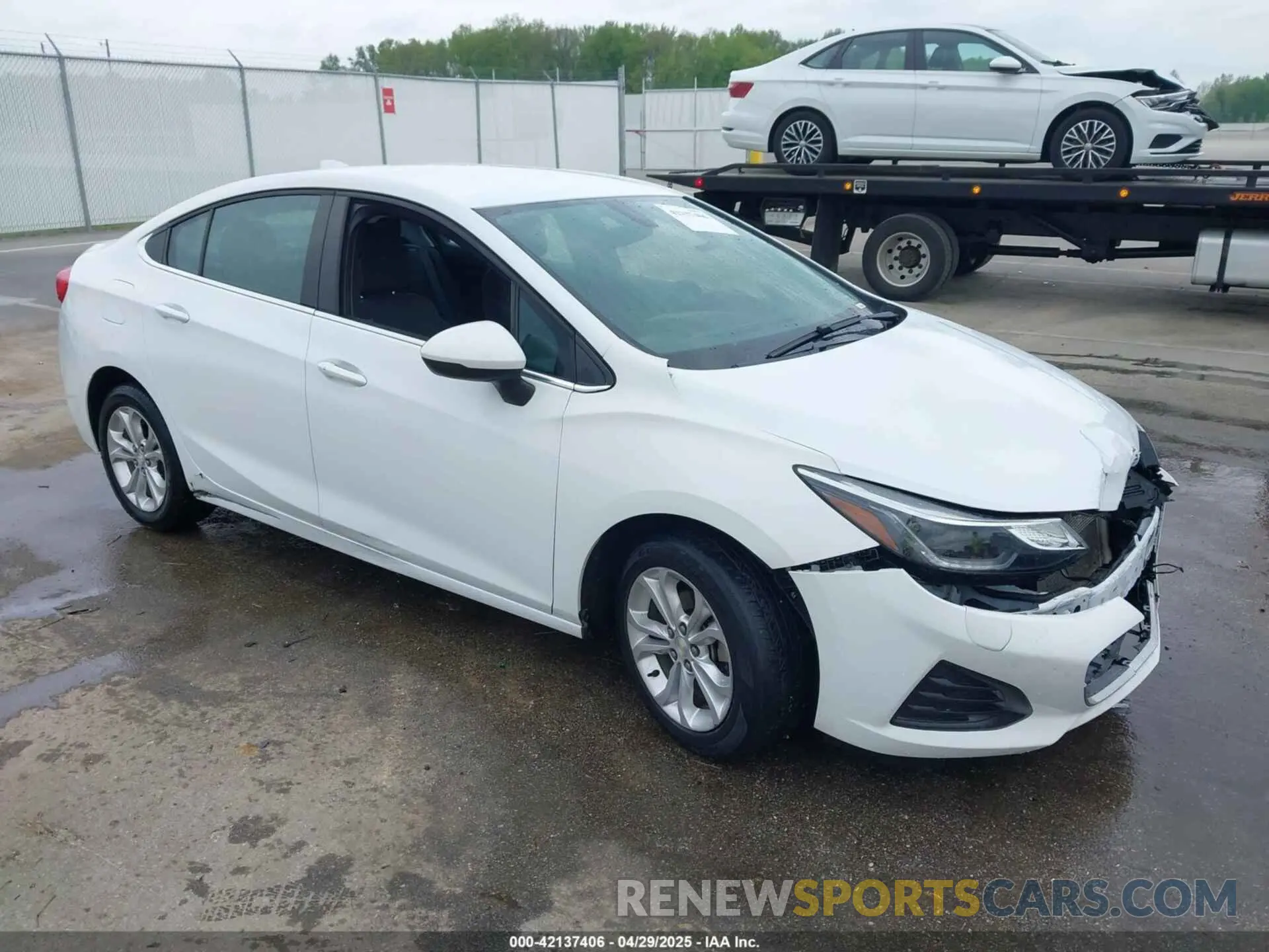 1 Photograph of a damaged car 1G1BE5SMXK7118146 CHEVROLET CRUZE 2019