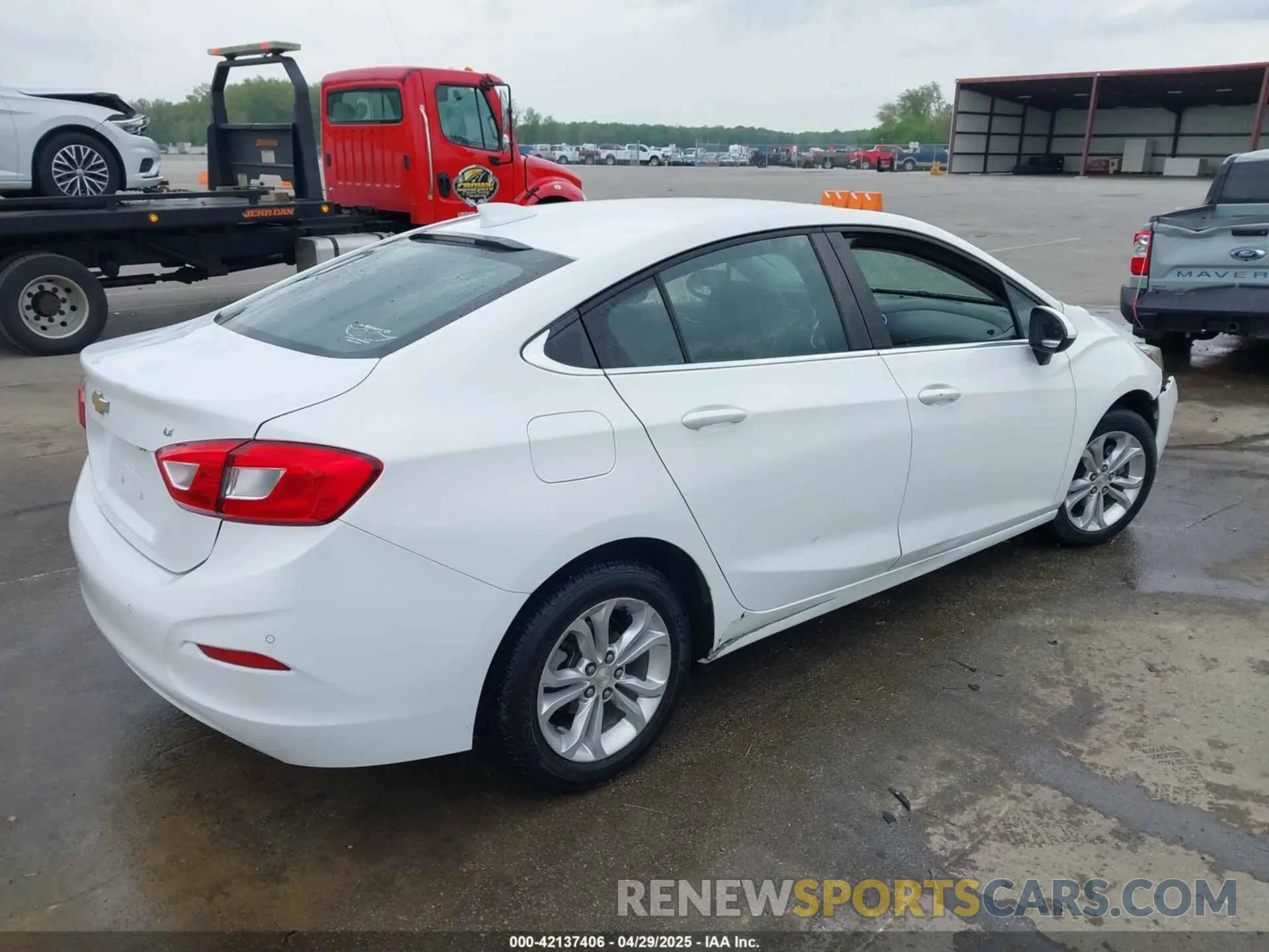 4 Photograph of a damaged car 1G1BE5SMXK7118146 CHEVROLET CRUZE 2019