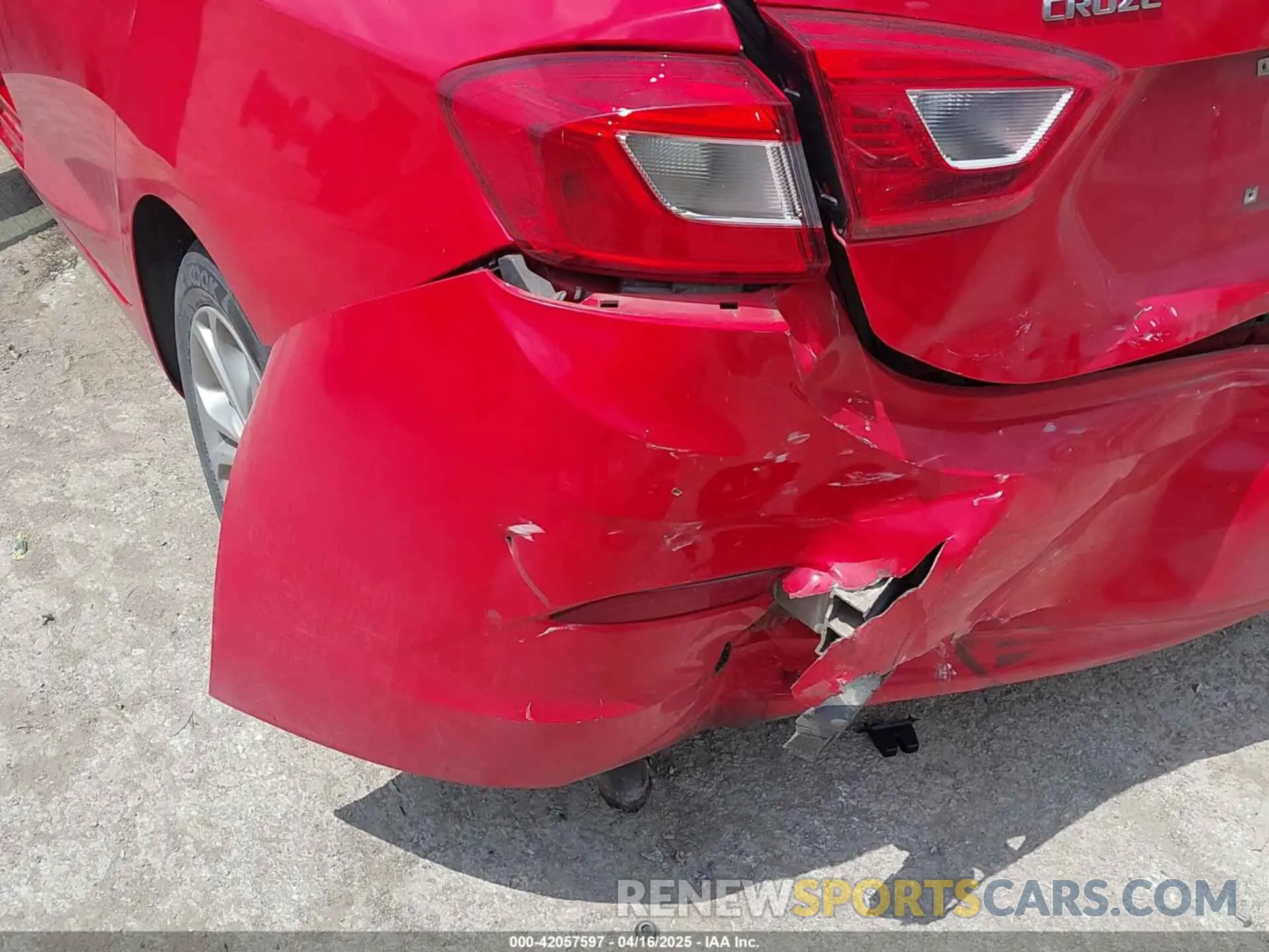 6 Photograph of a damaged car 1G1BE5SMXK7142740 CHEVROLET CRUZE 2019