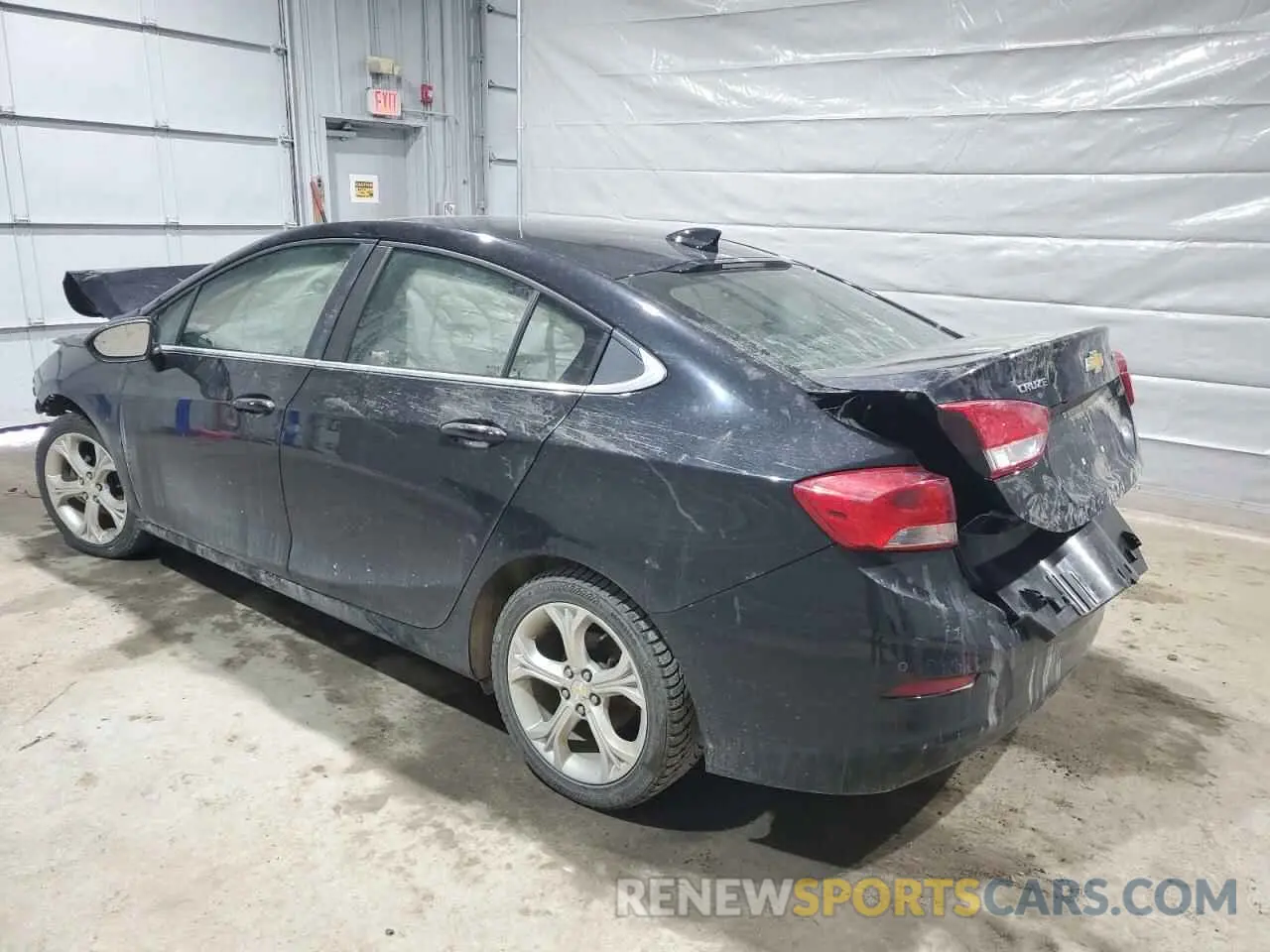 2 Photograph of a damaged car 1G1BF5SM4K7104725 CHEVROLET CRUZE 2019