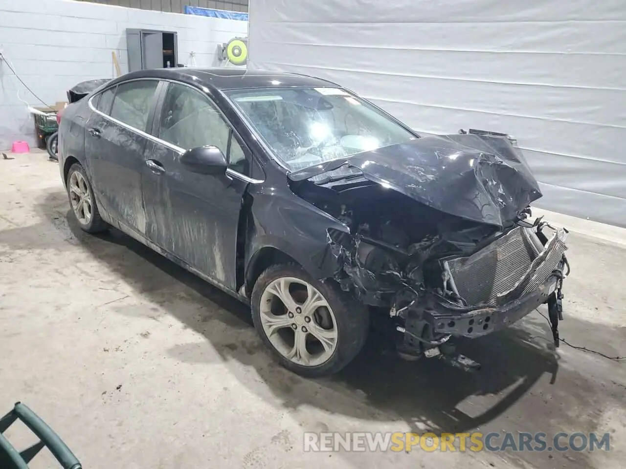 4 Photograph of a damaged car 1G1BF5SM4K7104725 CHEVROLET CRUZE 2019