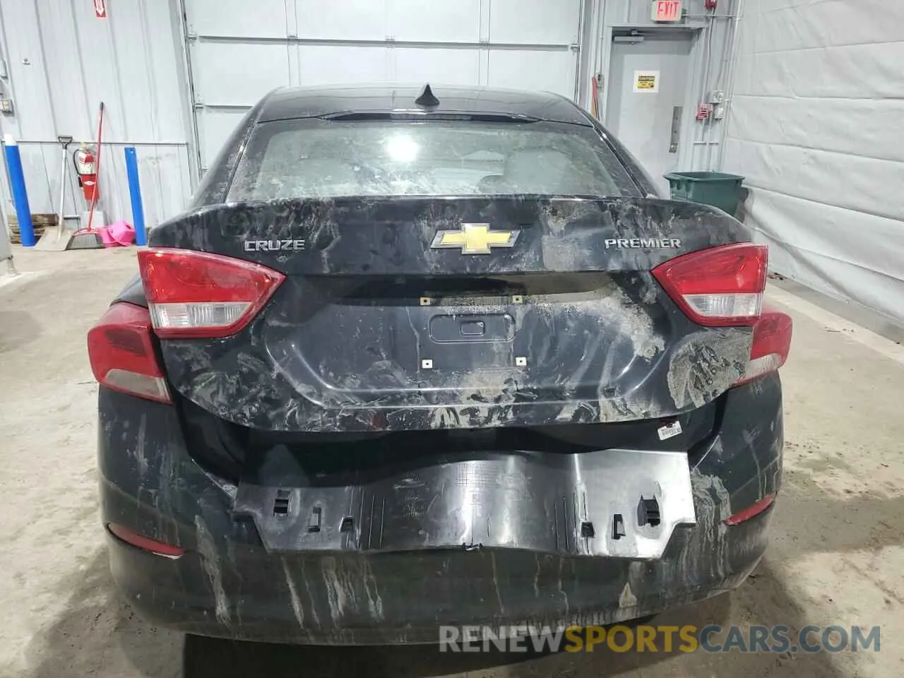 6 Photograph of a damaged car 1G1BF5SM4K7104725 CHEVROLET CRUZE 2019