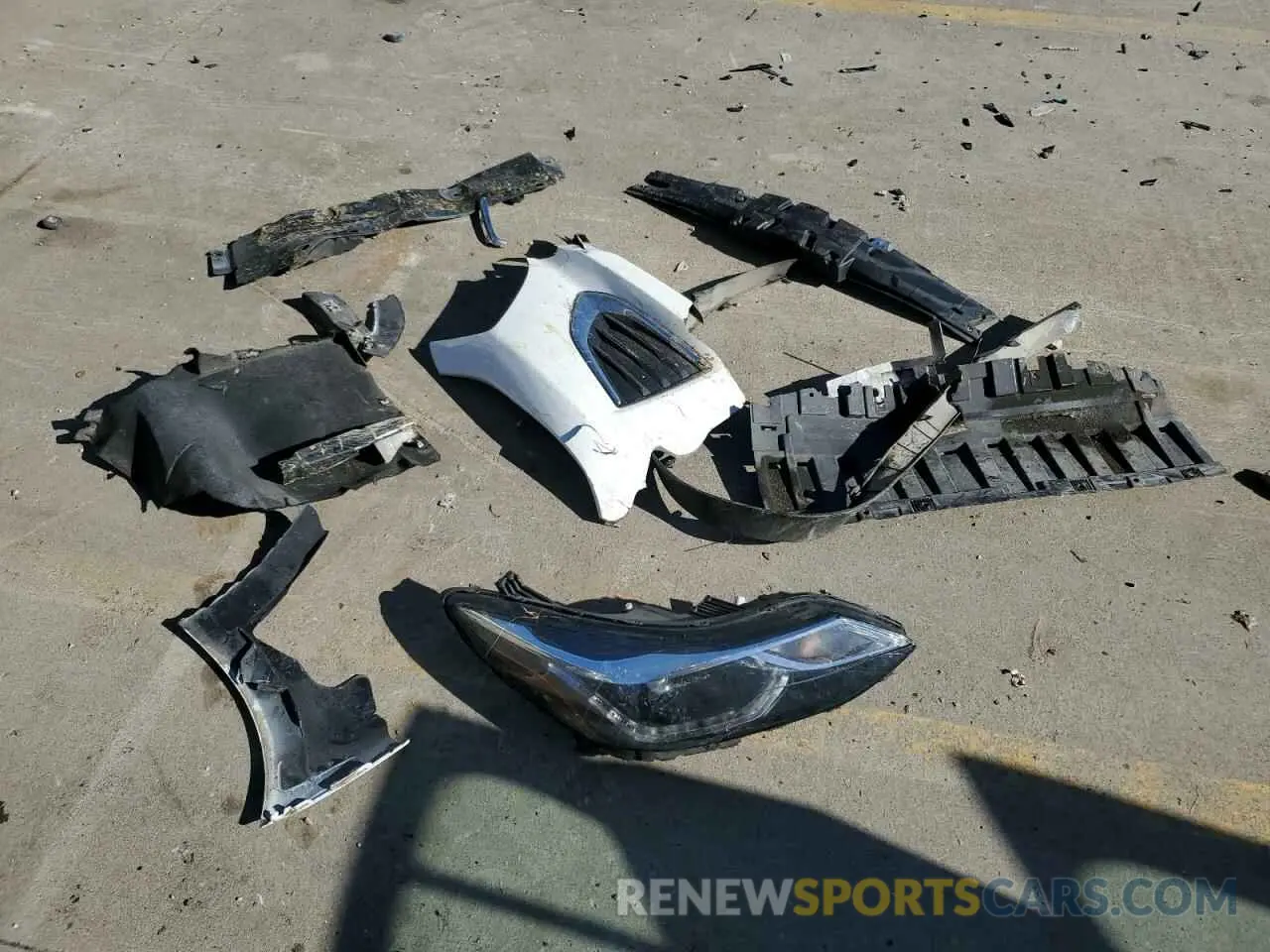 12 Photograph of a damaged car 1G1BF5SM6K7121347 CHEVROLET CRUZE 2019