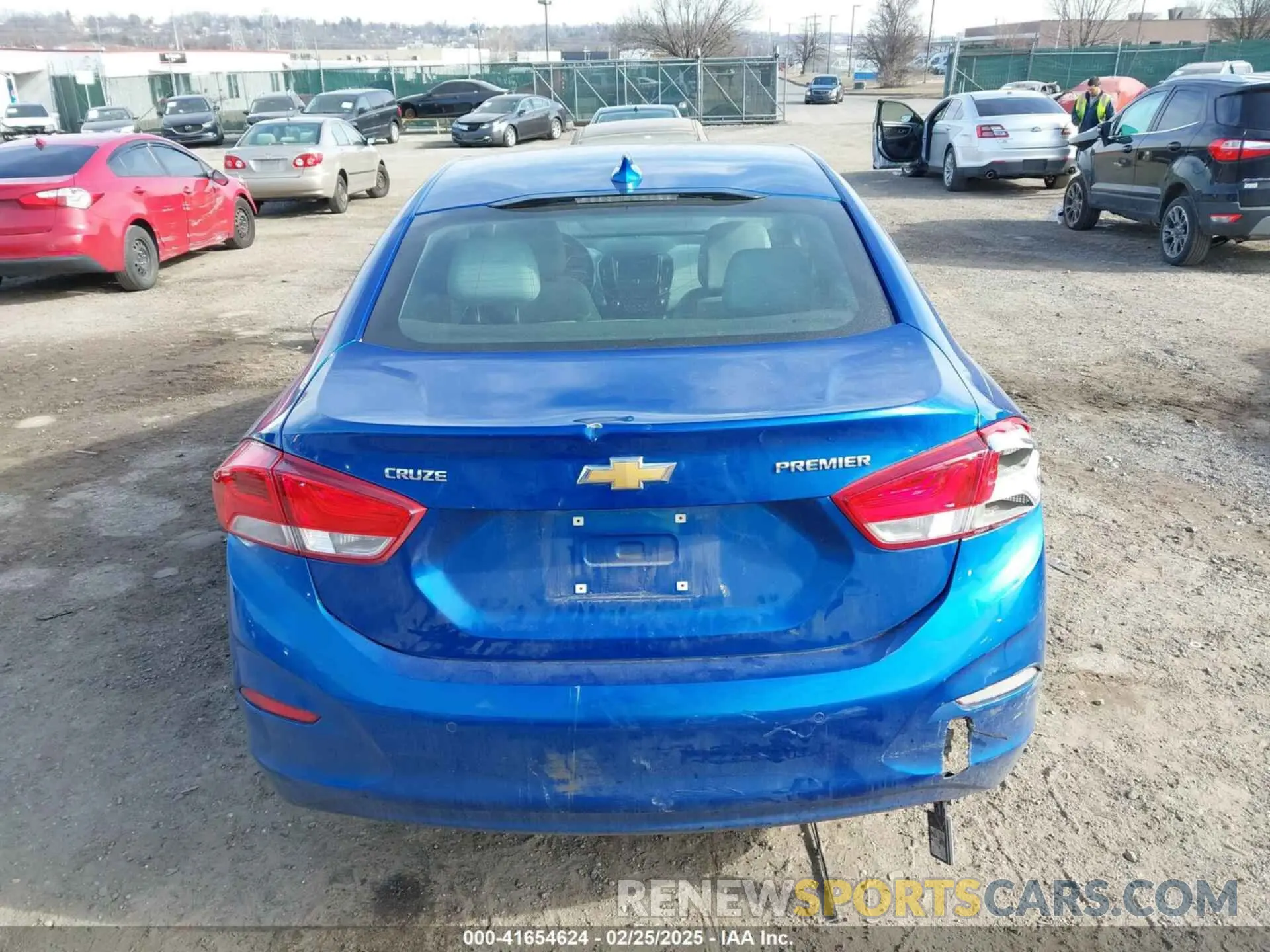 17 Photograph of a damaged car 1G1BF5SM7K7131546 CHEVROLET CRUZE 2019