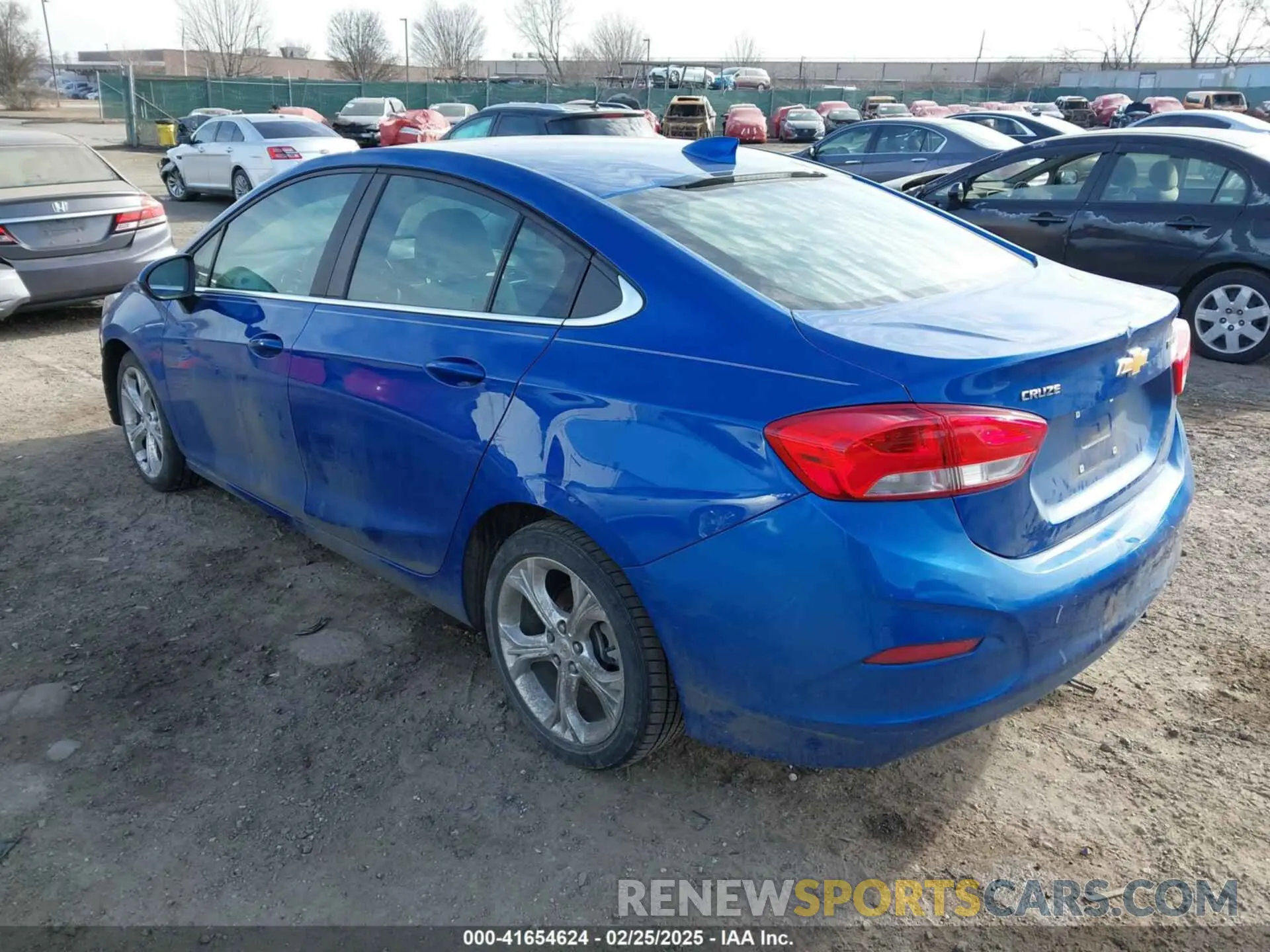 3 Photograph of a damaged car 1G1BF5SM7K7131546 CHEVROLET CRUZE 2019