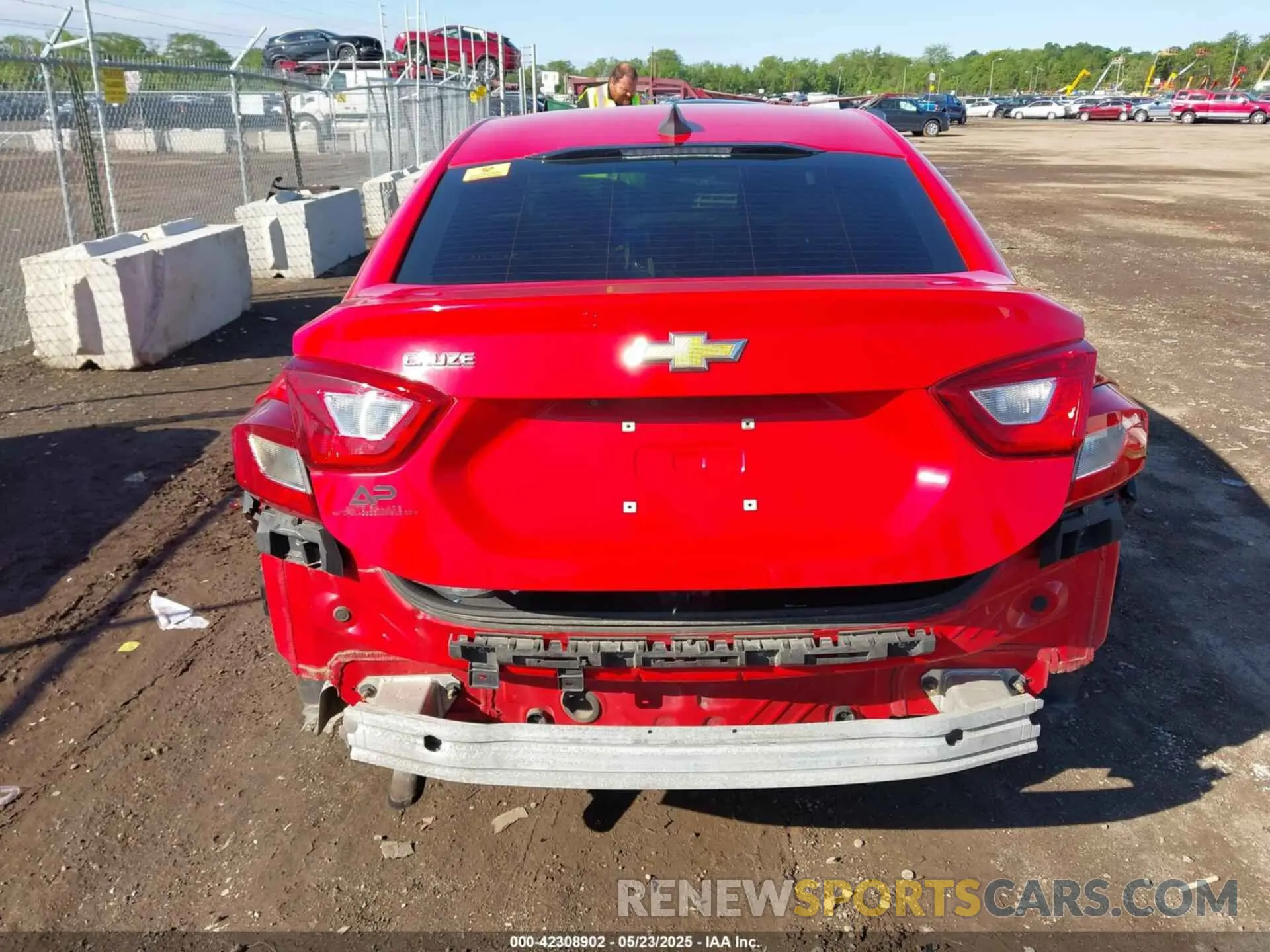 13 Photograph of a damaged car 1G1BJ5SM4K7102066 CHEVROLET CRUZE 2019