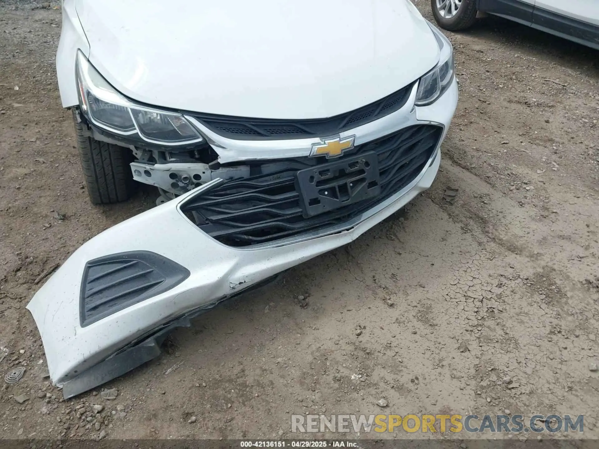 6 Photograph of a damaged car 1G1BJ5SM4K7104013 CHEVROLET CRUZE 2019