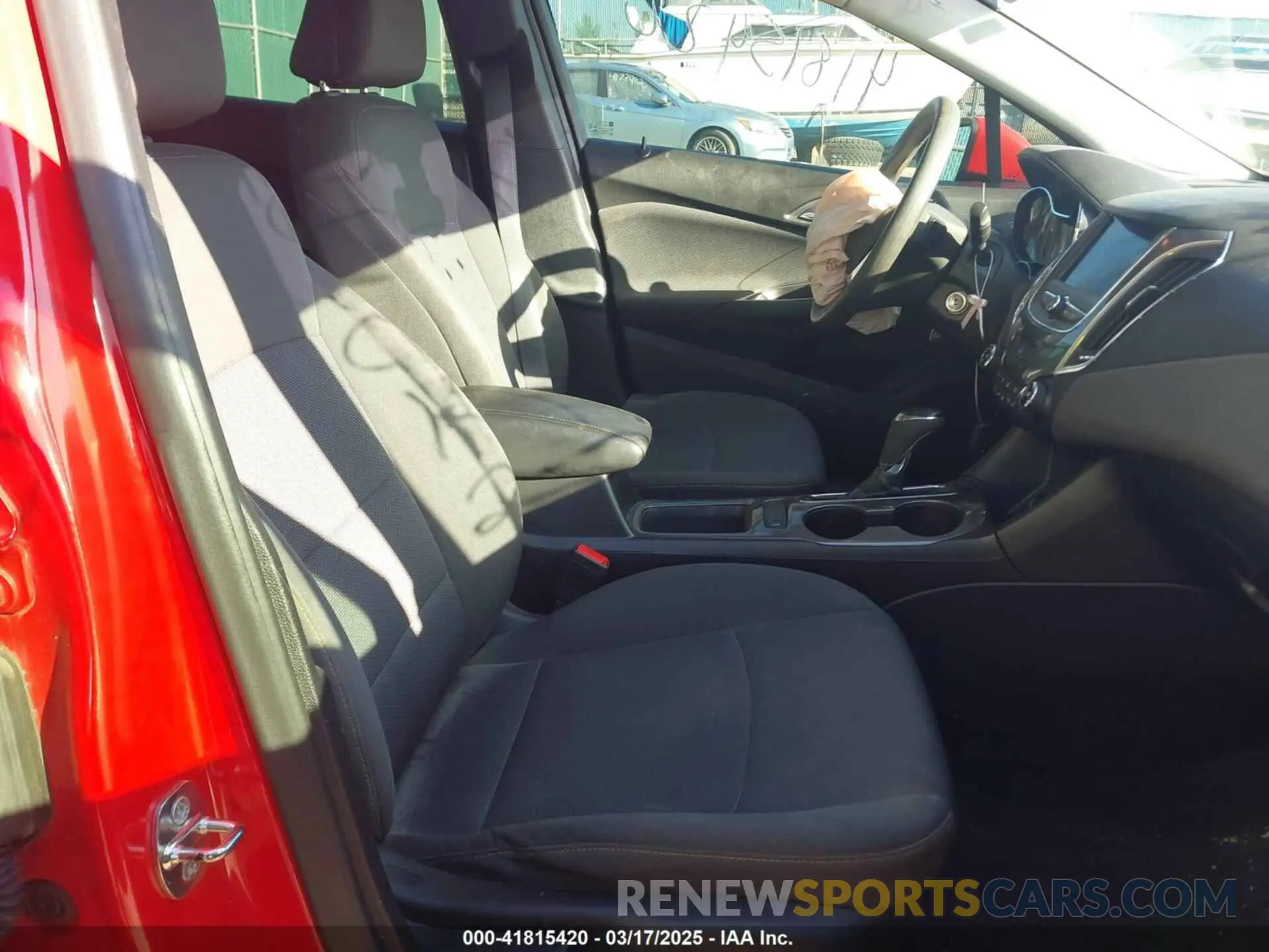 5 Photograph of a damaged car 1G1BJ5SM4K7104562 CHEVROLET CRUZE 2019