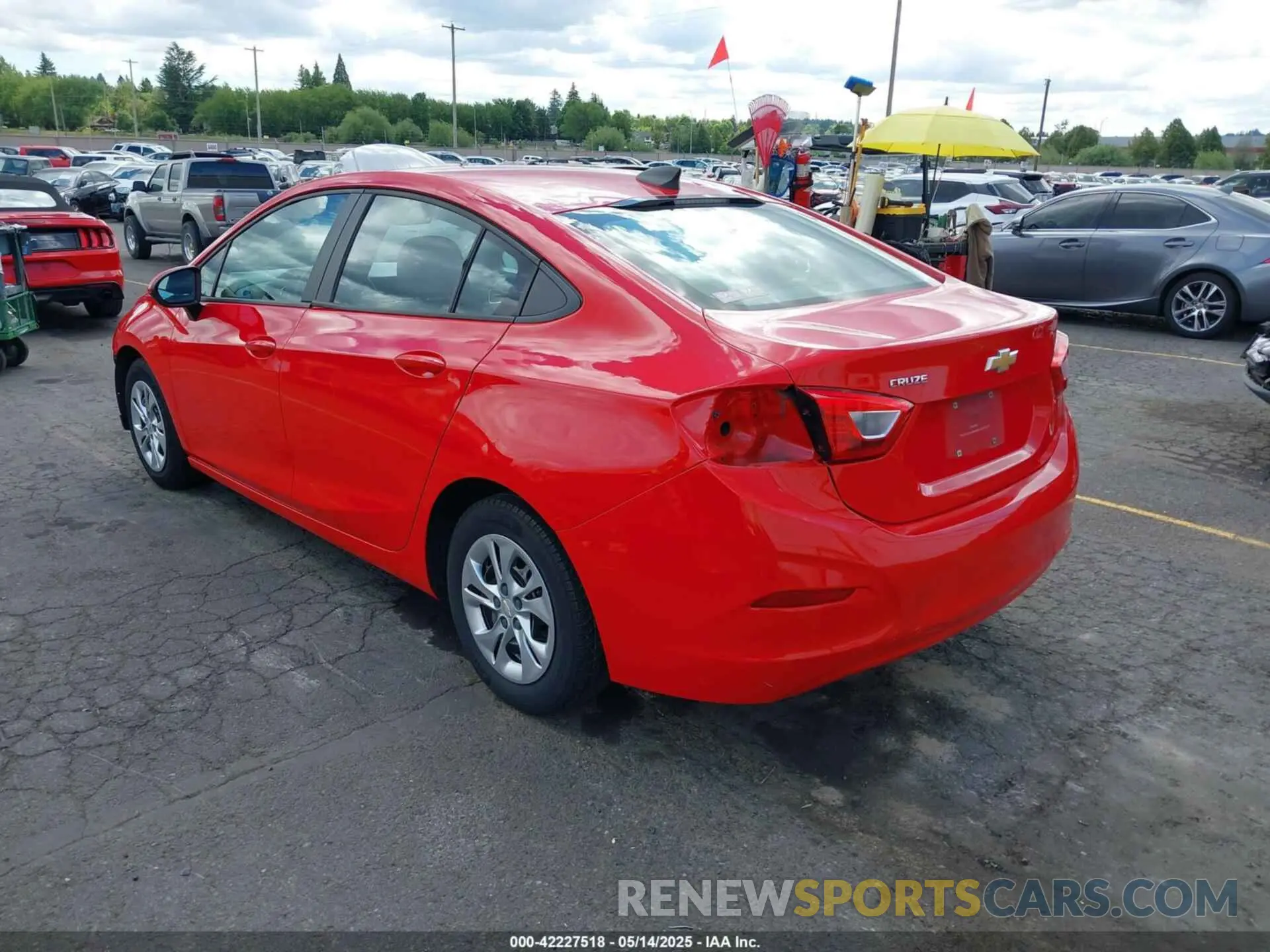 3 Photograph of a damaged car 1G1BJ5SM5K7106904 CHEVROLET CRUZE 2019