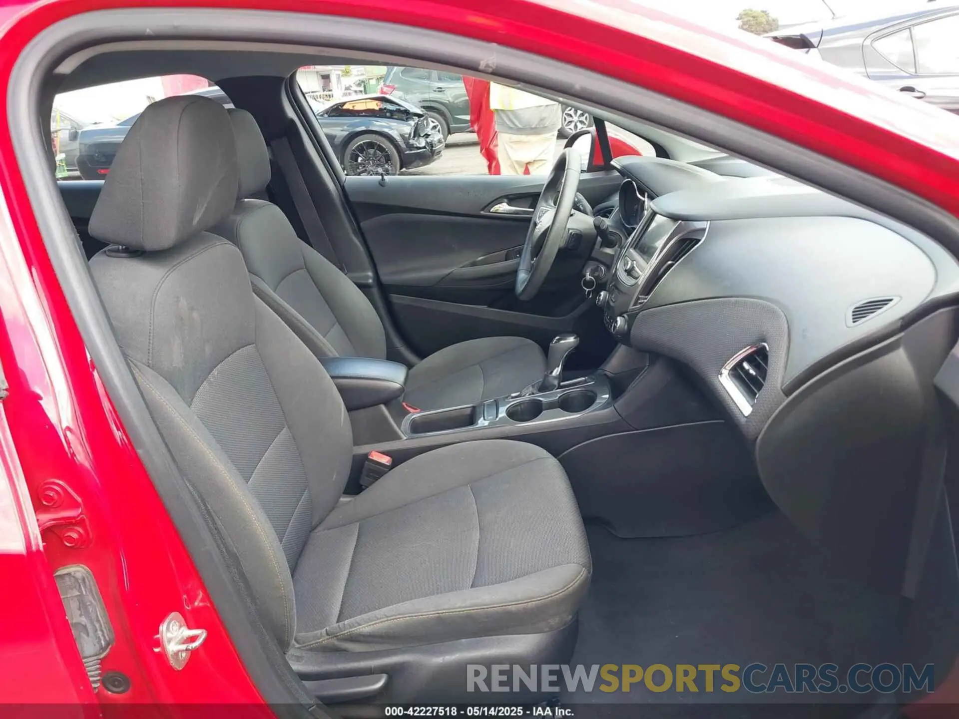 5 Photograph of a damaged car 1G1BJ5SM5K7106904 CHEVROLET CRUZE 2019