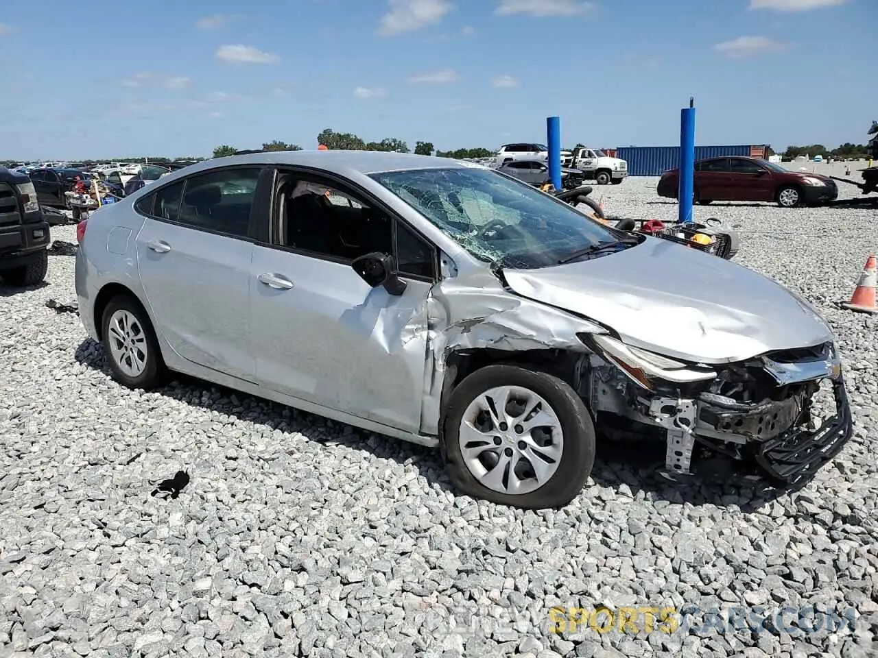4 Photograph of a damaged car 1G1BJ5SM6K7105180 CHEVROLET CRUZE 2019
