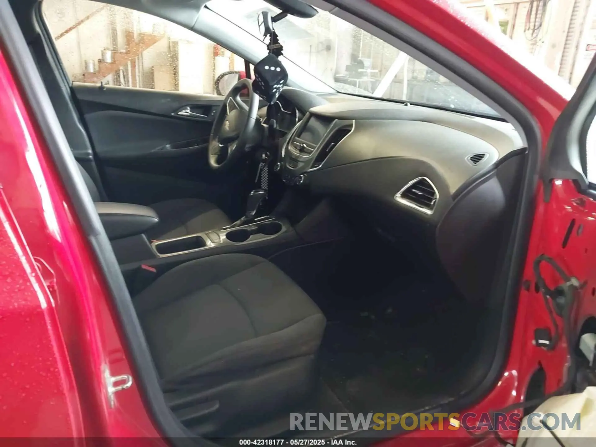 5 Photograph of a damaged car 1G1BJ5SM8K7102927 CHEVROLET CRUZE 2019