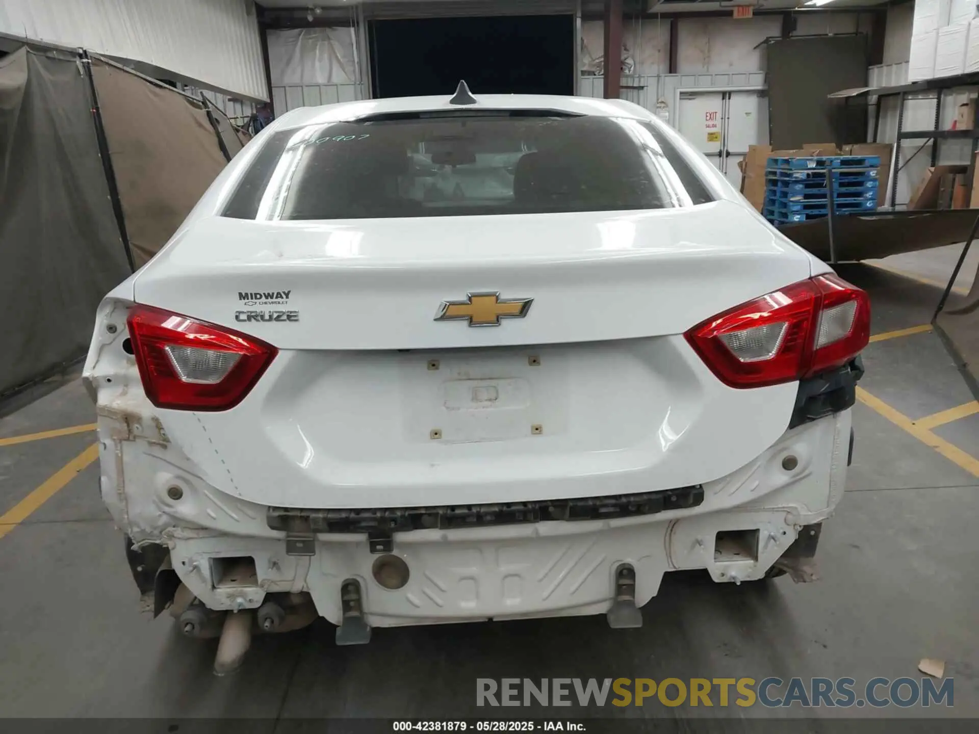 17 Photograph of a damaged car 1G1BJ5SM9K7102807 CHEVROLET CRUZE 2019
