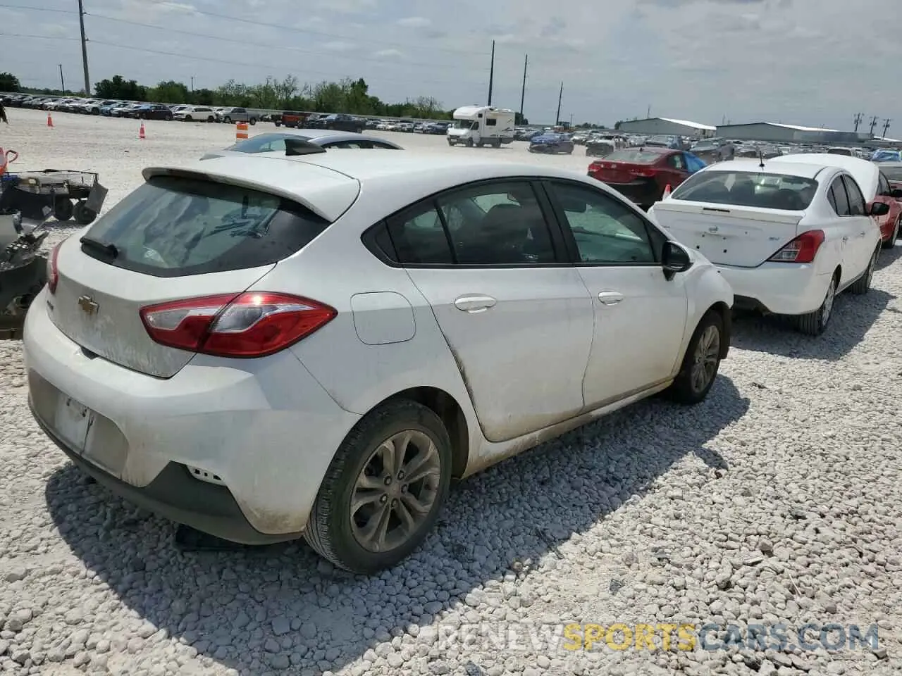 3 Photograph of a damaged car 3G1BC6SM0KS573682 CHEVROLET CRUZE 2019