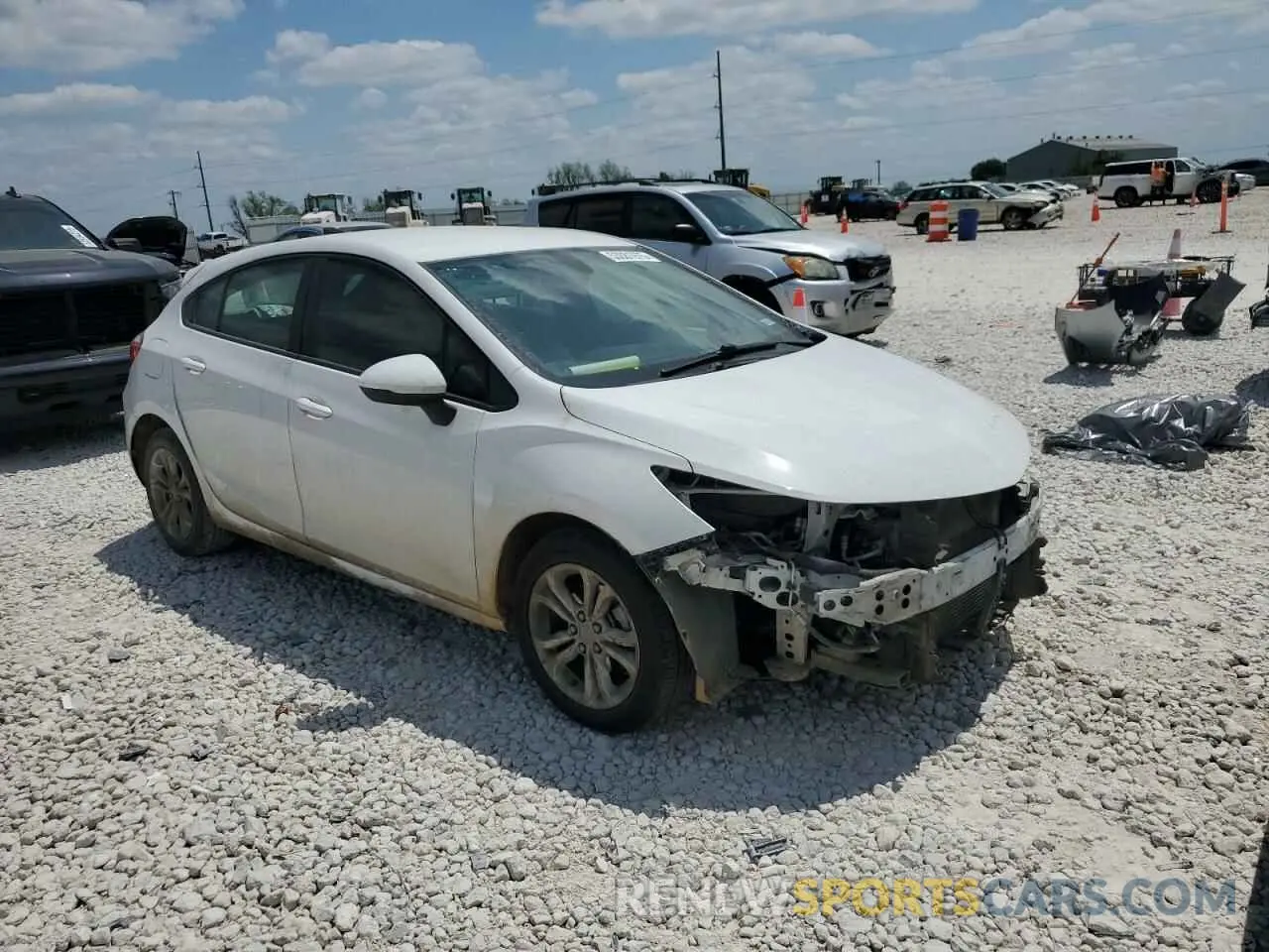 4 Photograph of a damaged car 3G1BC6SM0KS573682 CHEVROLET CRUZE 2019