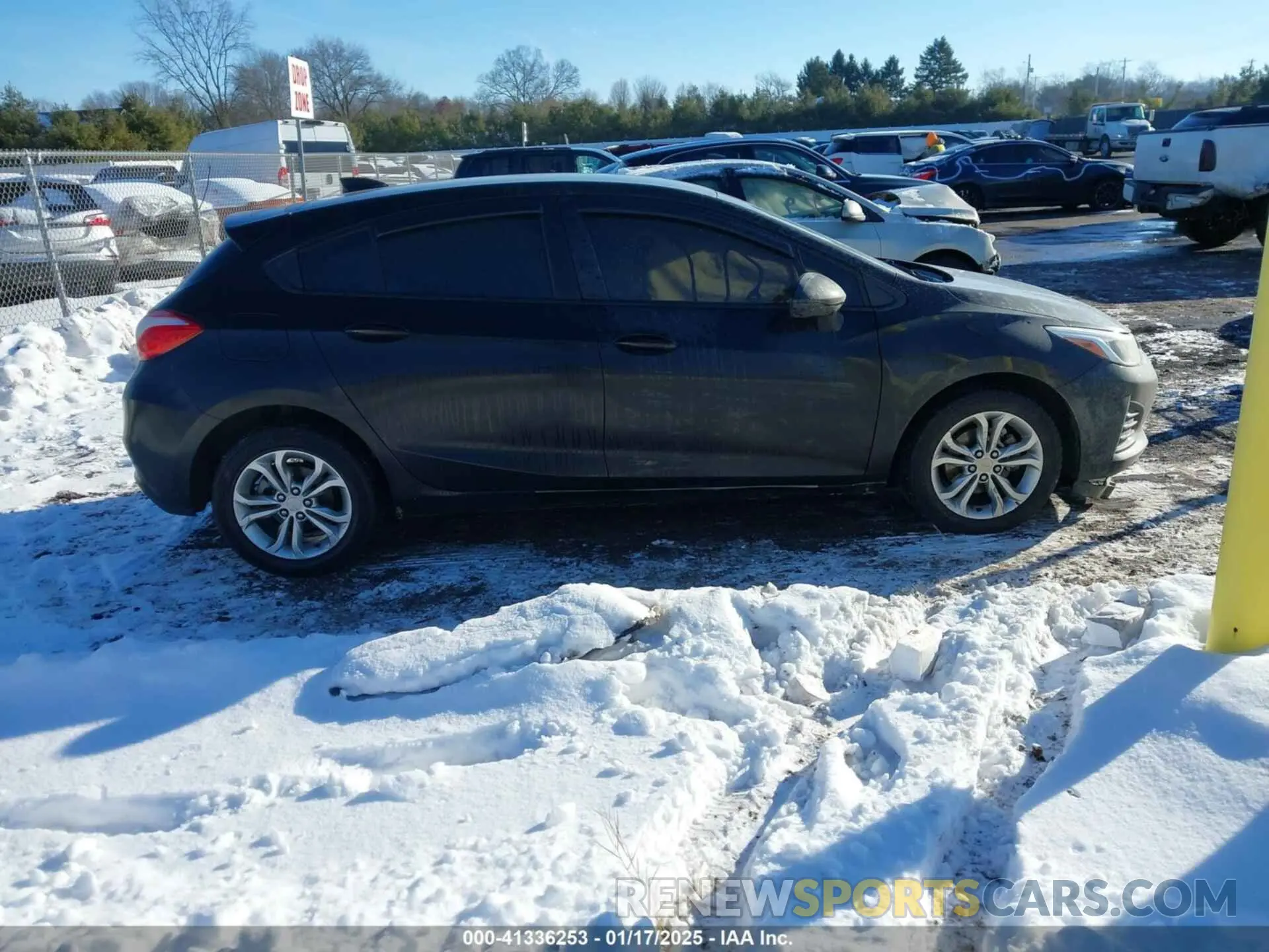 13 Photograph of a damaged car 3G1BC6SM2KS537119 CHEVROLET CRUZE 2019