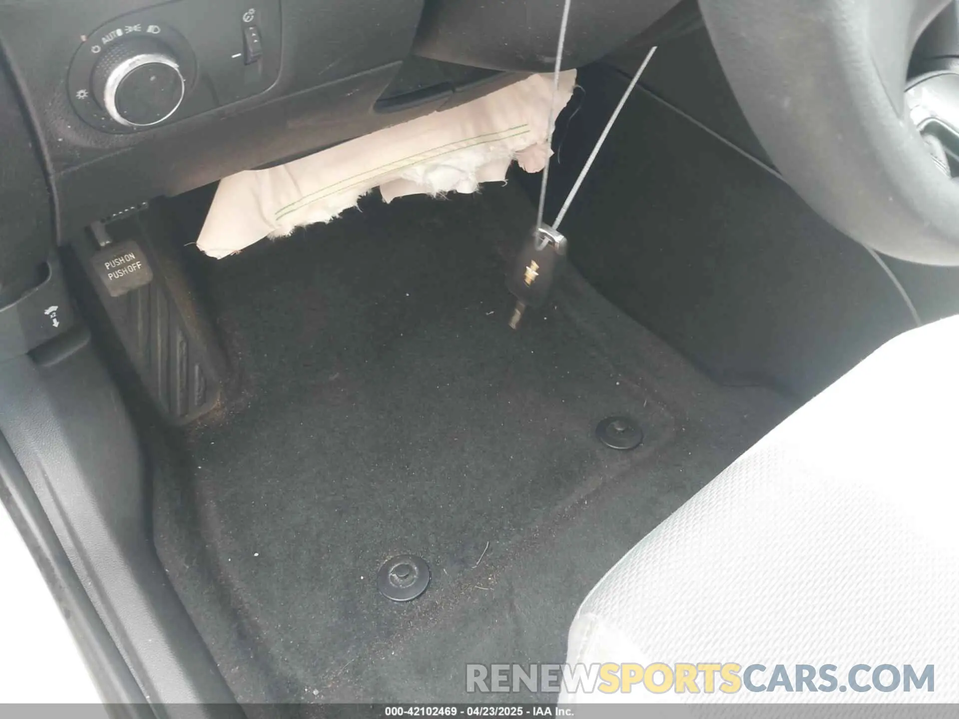 11 Photograph of a damaged car 3G1BC6SM4KS585947 CHEVROLET CRUZE 2019