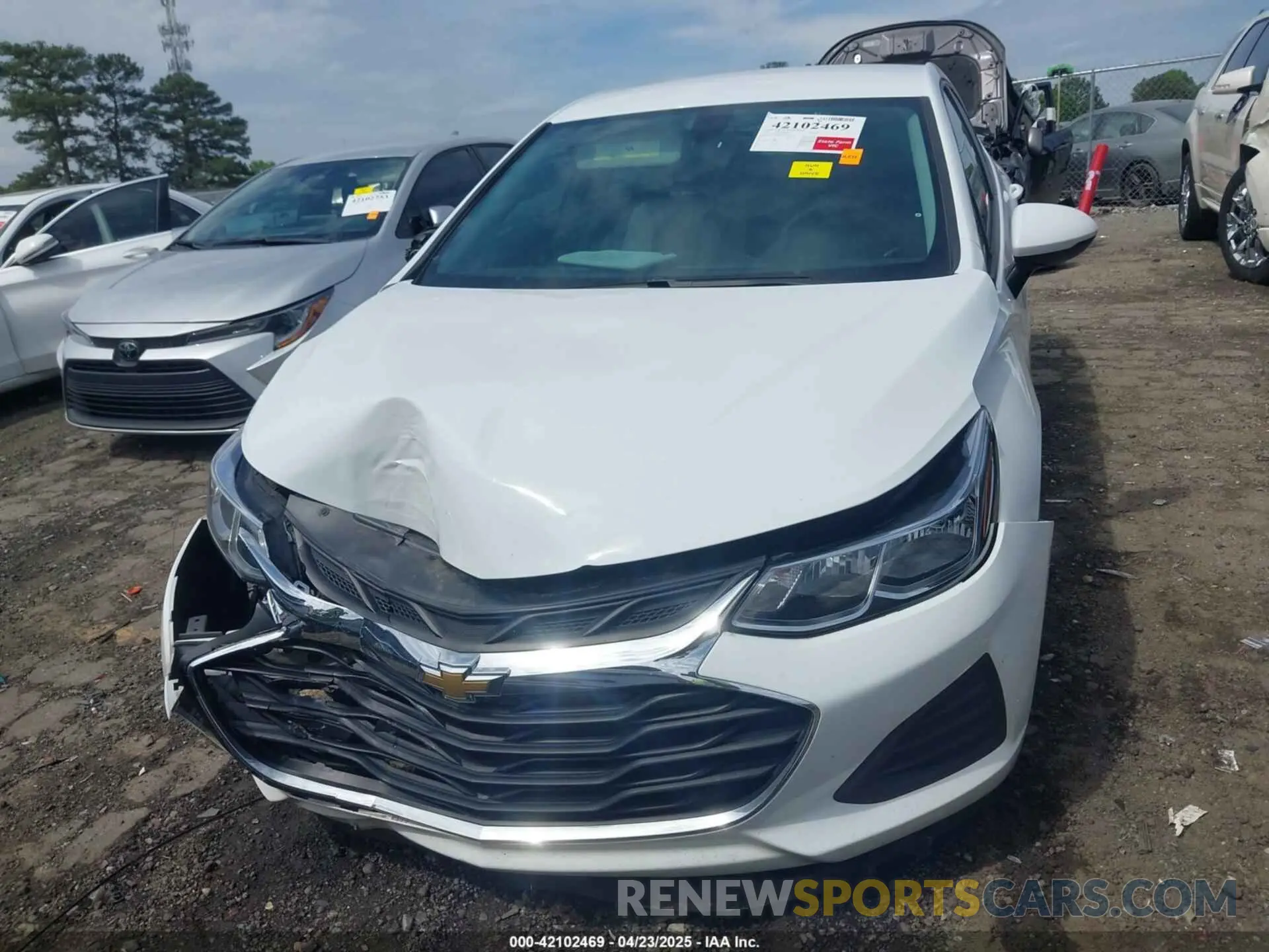 12 Photograph of a damaged car 3G1BC6SM4KS585947 CHEVROLET CRUZE 2019