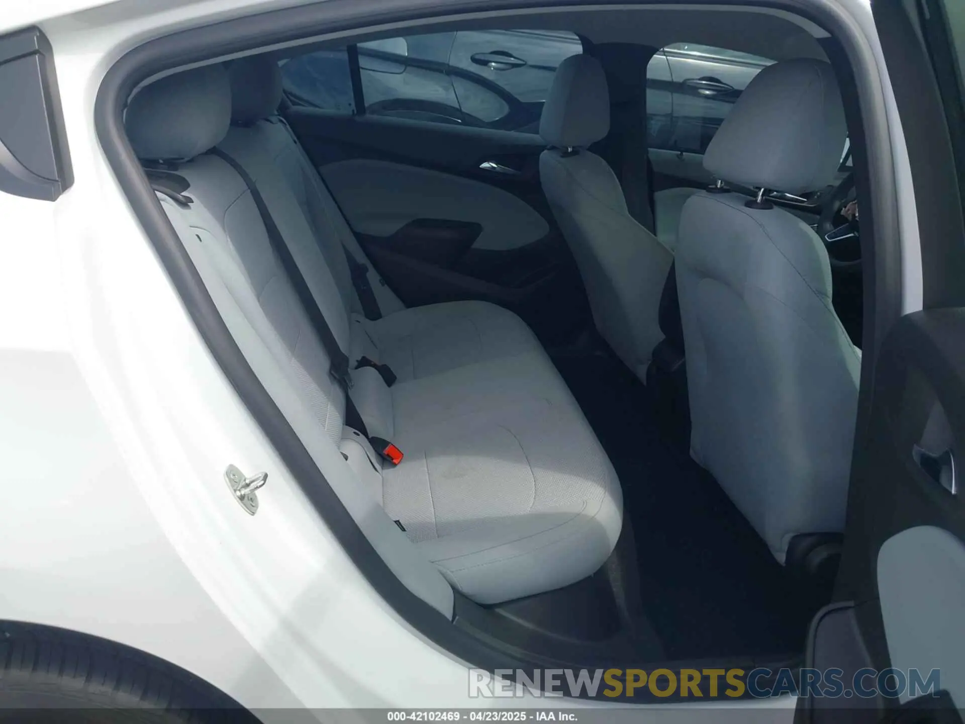 8 Photograph of a damaged car 3G1BC6SM4KS585947 CHEVROLET CRUZE 2019