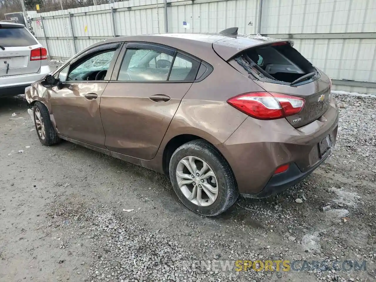 2 Photograph of a damaged car 3G1BC6SM4KS595507 CHEVROLET CRUZE 2019