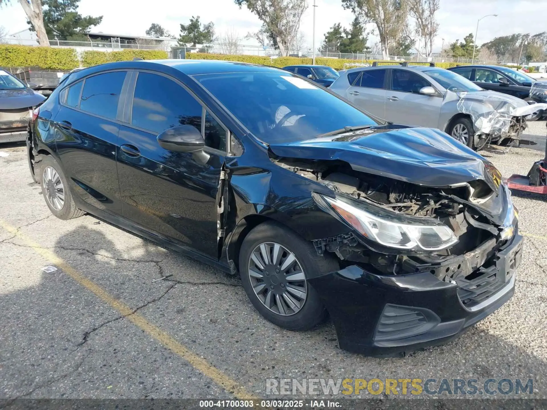 1 Photograph of a damaged car 3G1BC6SM8KS589855 CHEVROLET CRUZE 2019
