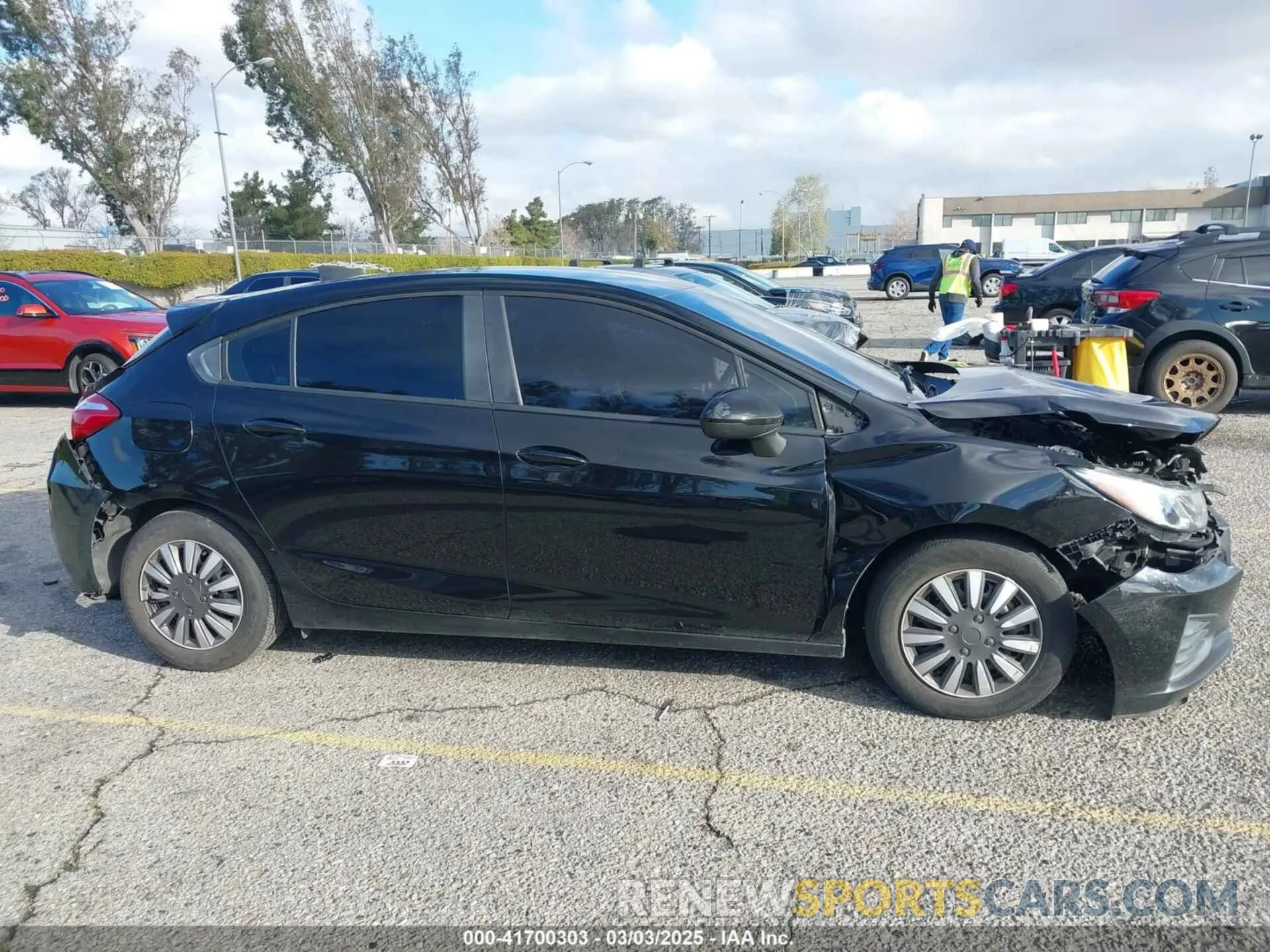 13 Photograph of a damaged car 3G1BC6SM8KS589855 CHEVROLET CRUZE 2019