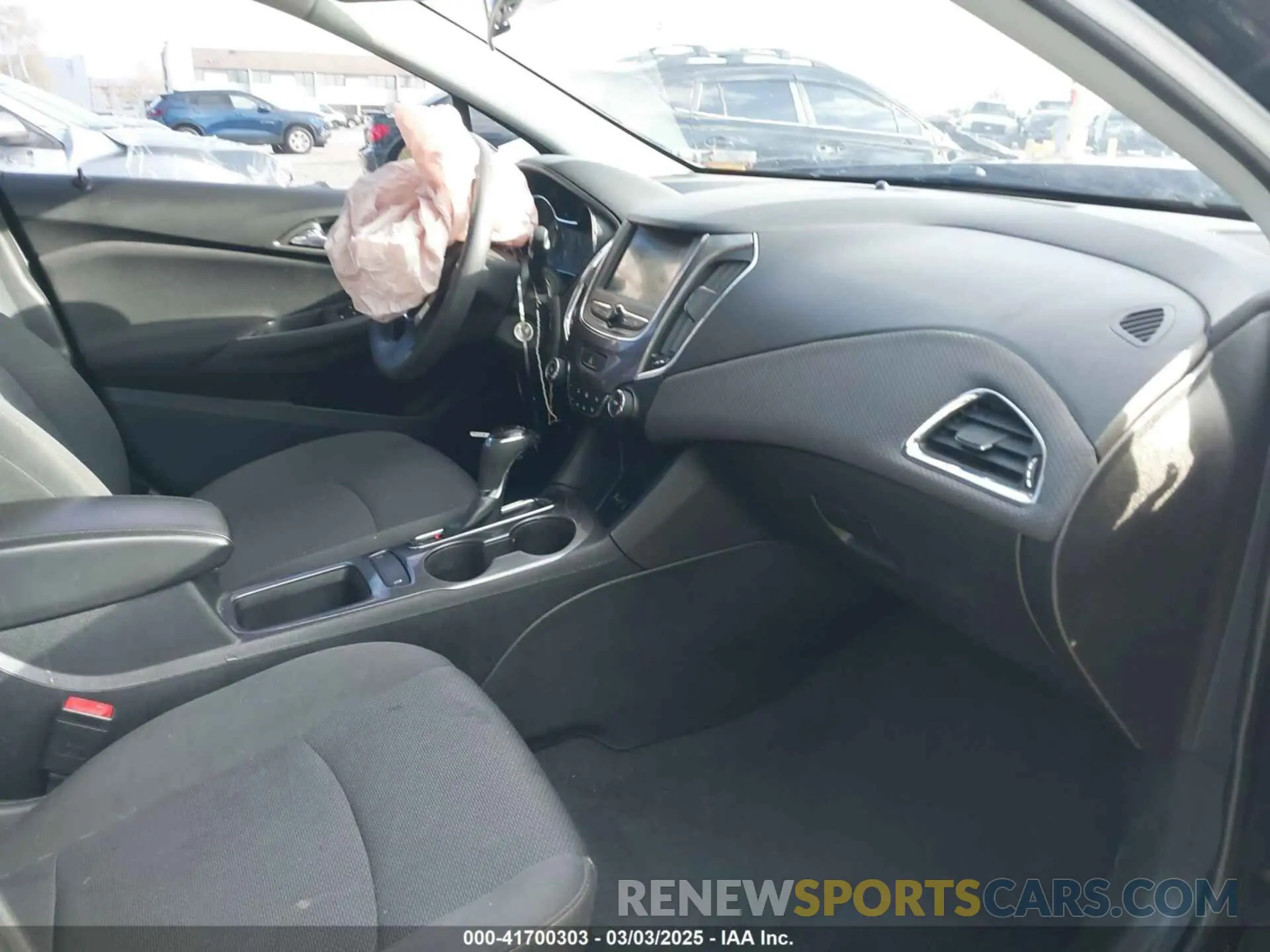 5 Photograph of a damaged car 3G1BC6SM8KS589855 CHEVROLET CRUZE 2019