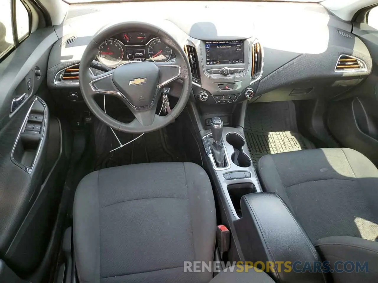 8 Photograph of a damaged car 3G1BC6SM8KS614639 CHEVROLET CRUZE 2019