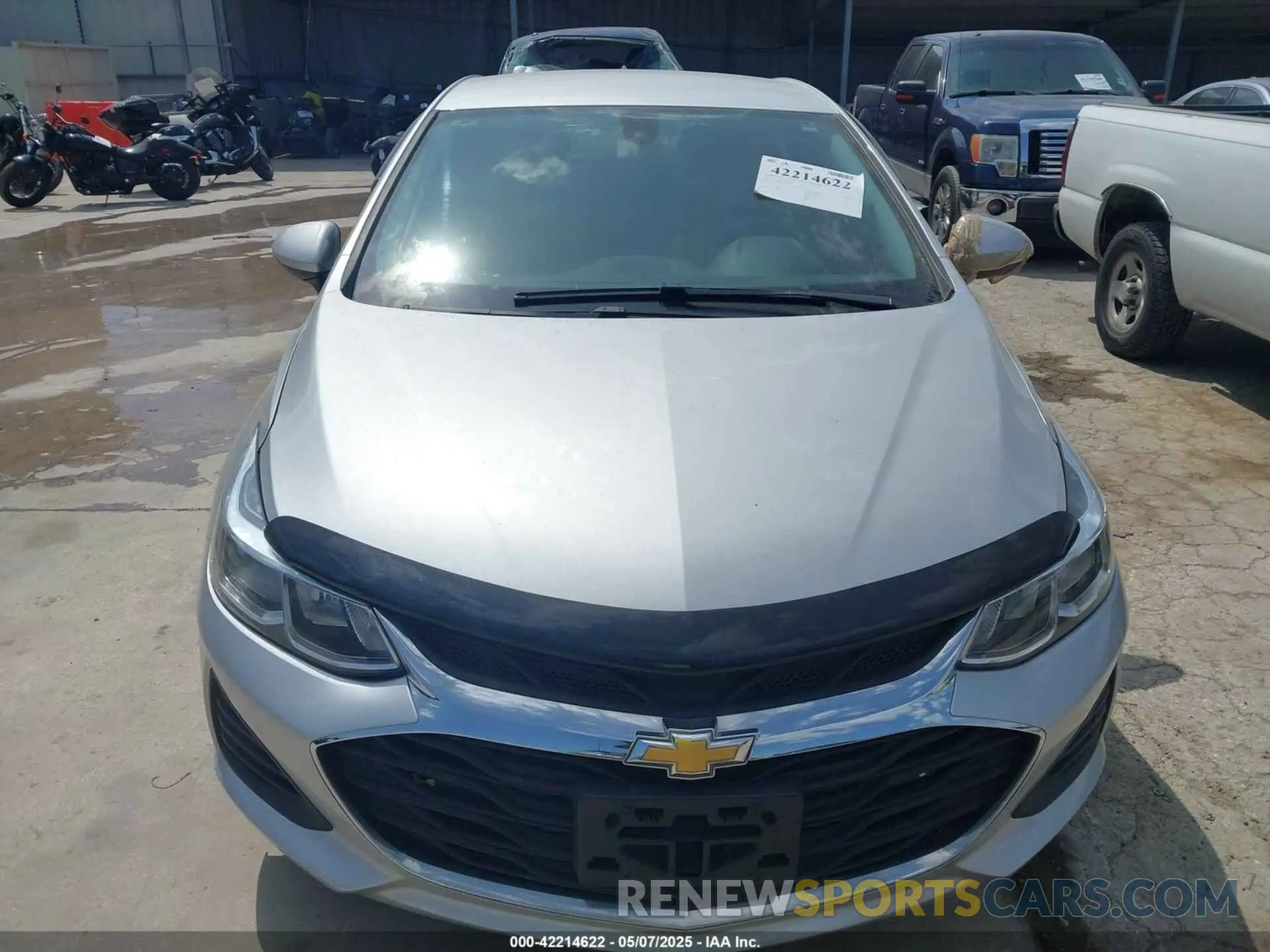 12 Photograph of a damaged car 3G1BC6SM9KS603603 CHEVROLET CRUZE 2019