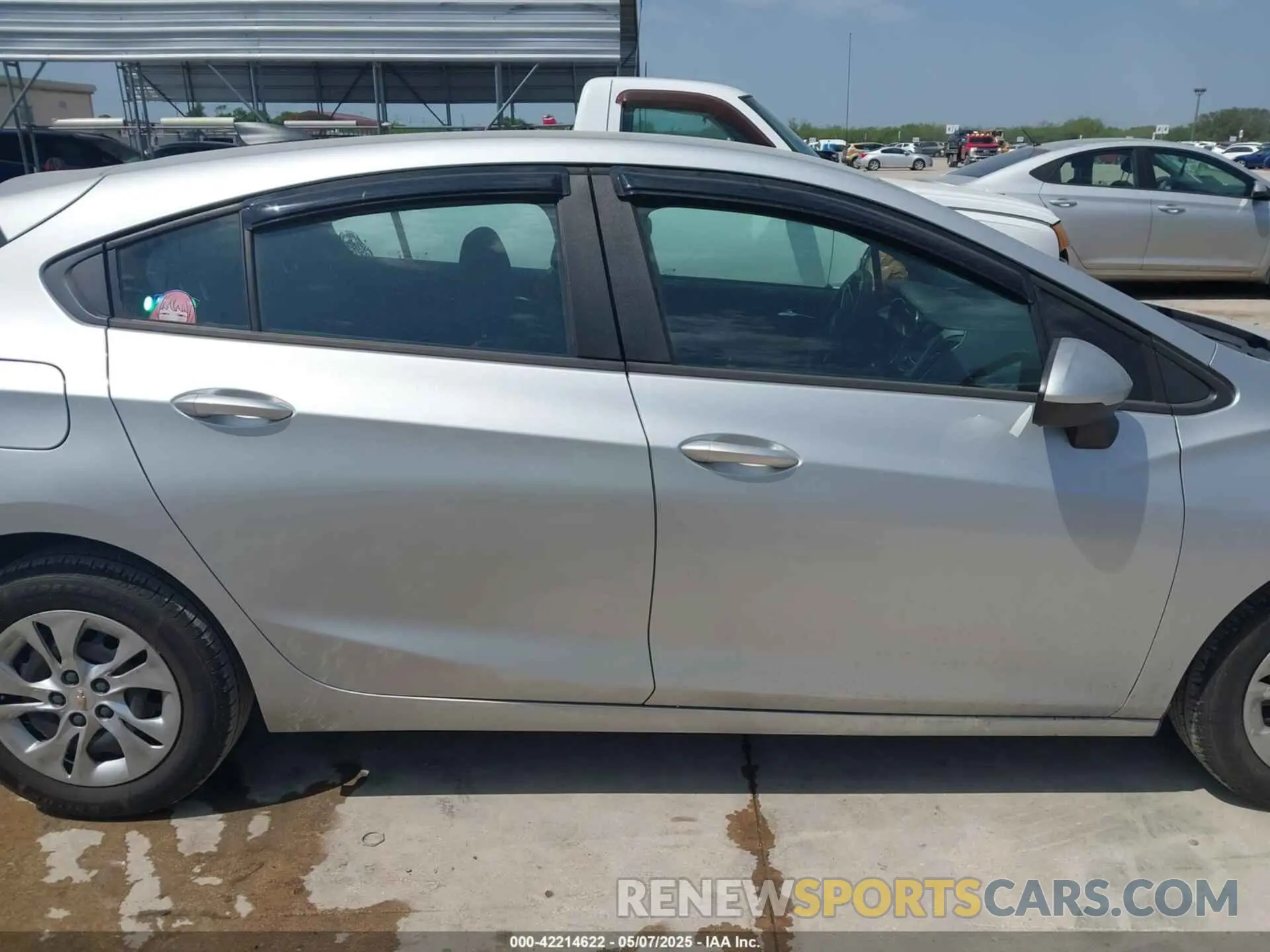 13 Photograph of a damaged car 3G1BC6SM9KS603603 CHEVROLET CRUZE 2019