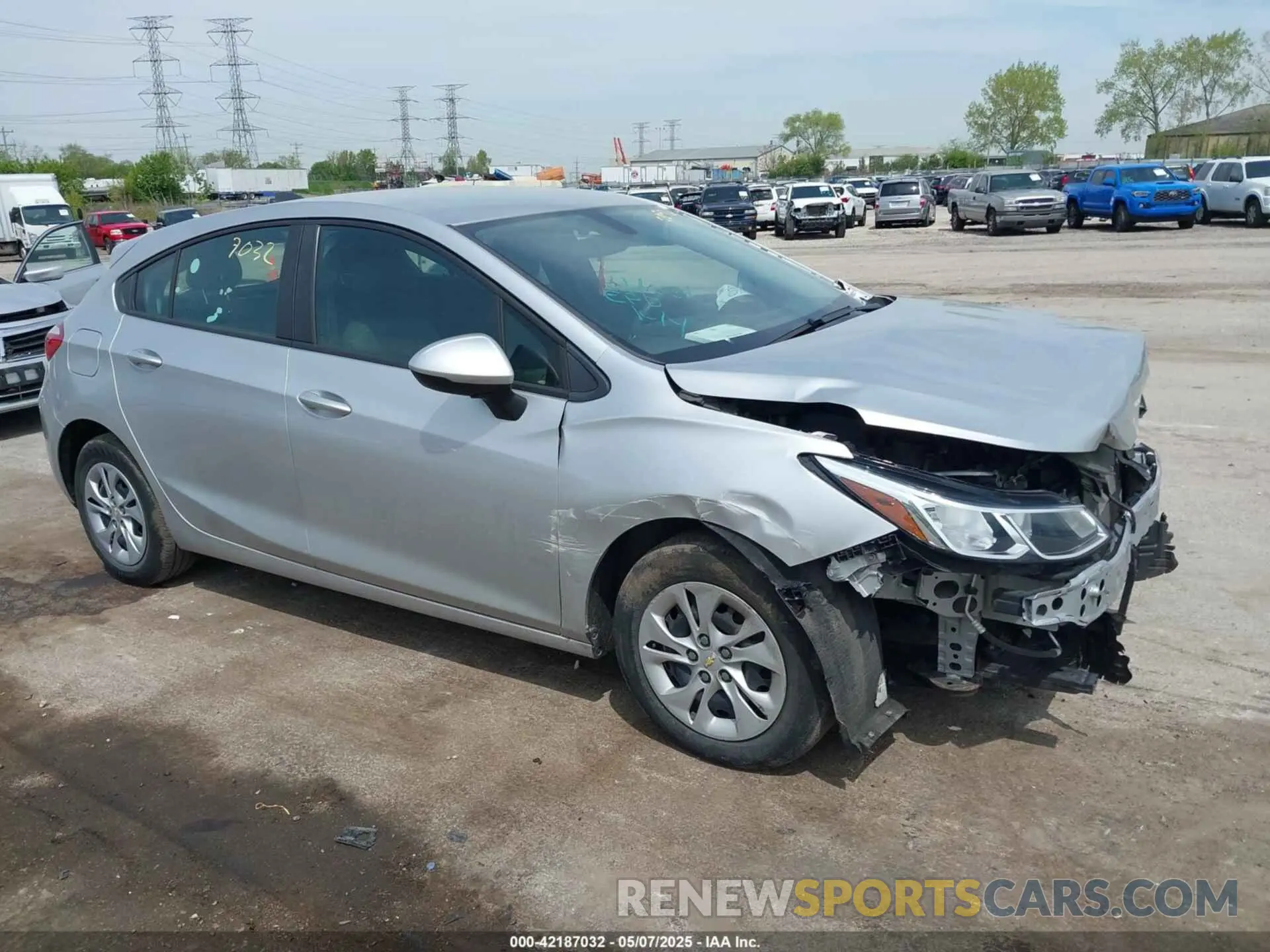 1 Photograph of a damaged car 3G1BC6SMXKS583846 CHEVROLET CRUZE 2019