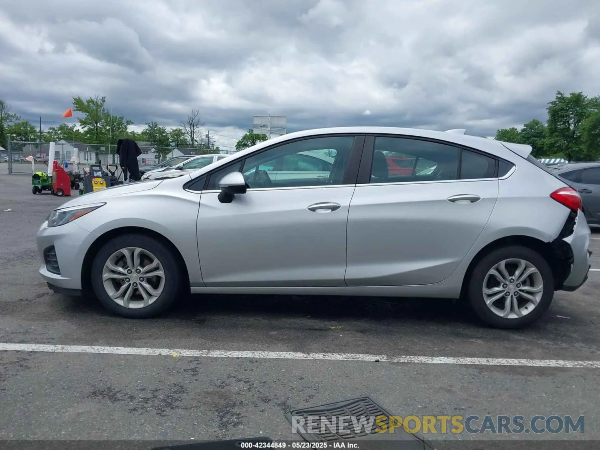 14 Photograph of a damaged car 3G1BE6SM0KS524394 CHEVROLET CRUZE 2019
