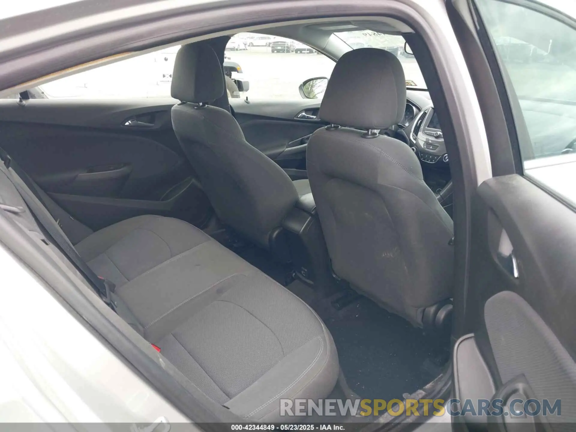 8 Photograph of a damaged car 3G1BE6SM0KS524394 CHEVROLET CRUZE 2019
