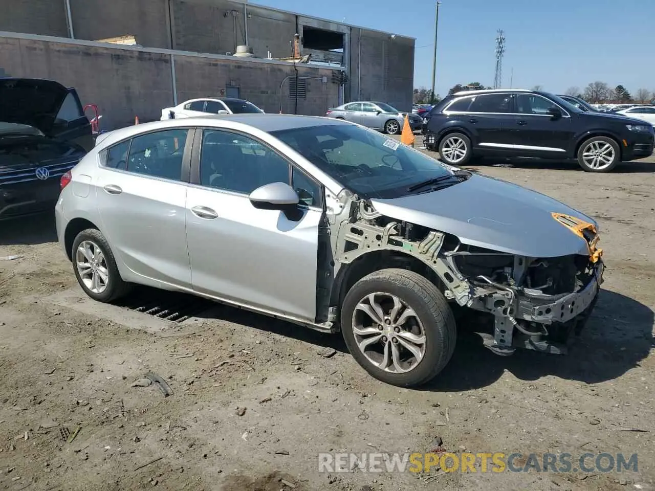 4 Photograph of a damaged car 3G1BE6SM0KS528090 CHEVROLET CRUZE 2019